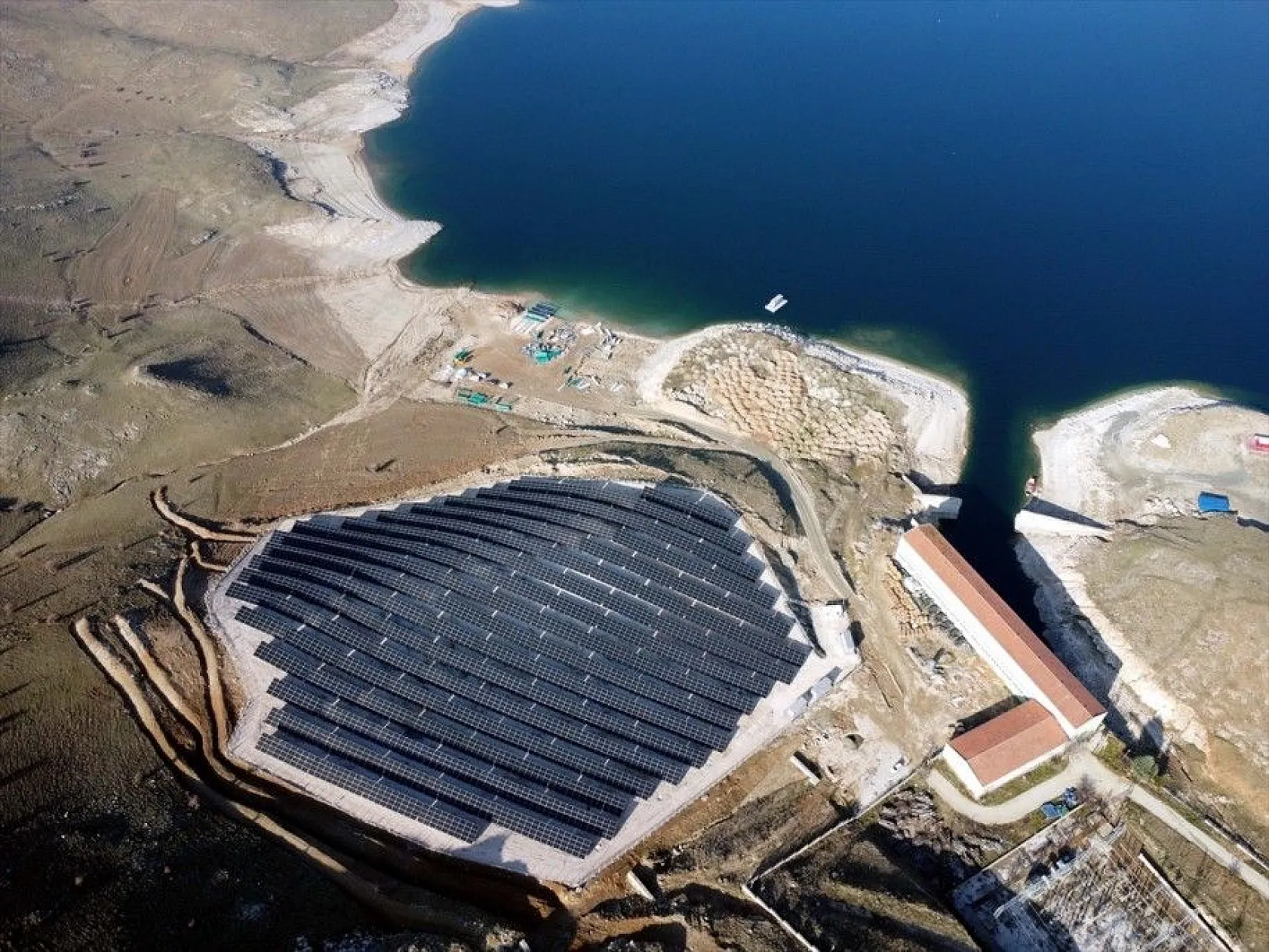 DSİ'nin kurduğu GES ile çiftçinin sulama için elektrik maliyeti azalacak