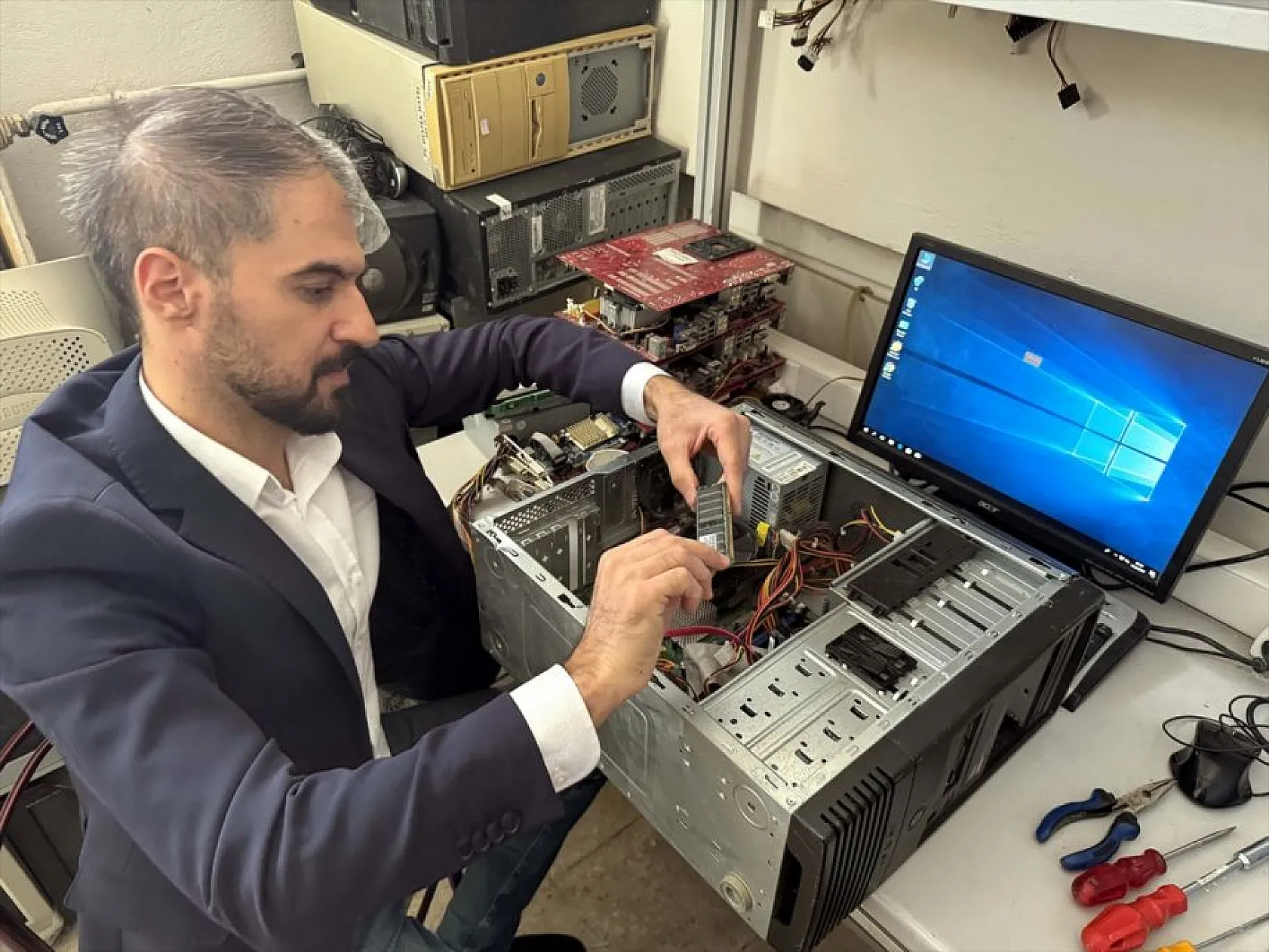 Harun öğretmen 'Sıfır Atık Projesi'ne katkı sağlıyor