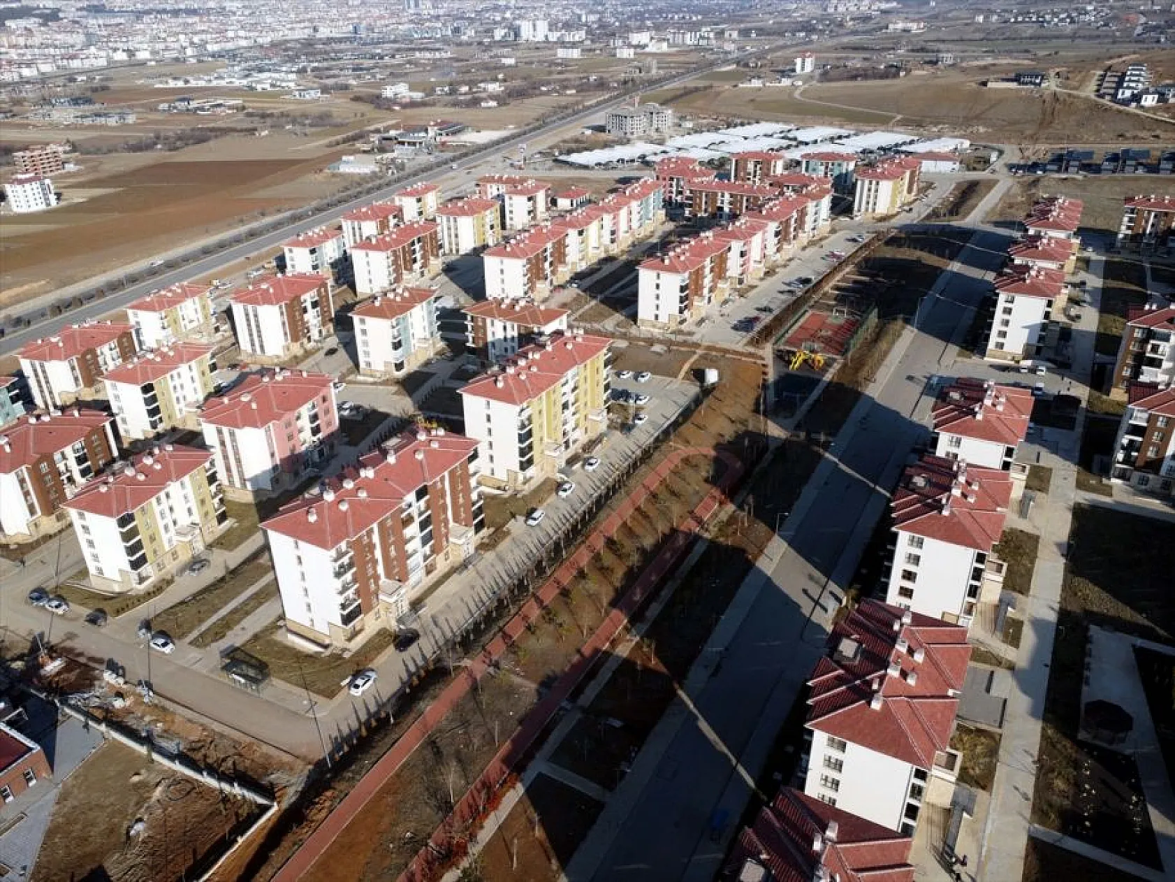 Depremzedeler yeni yuvalarında