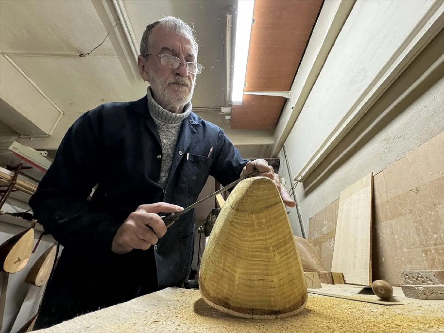 Elazığ'da bağlamaya adanmış bir ömür