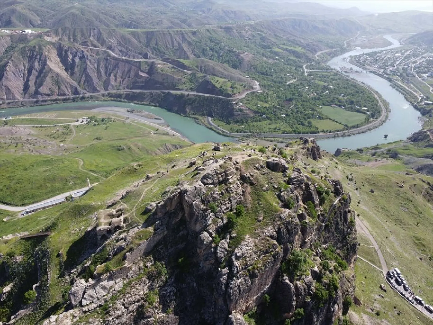 Elazığ'da tarihi Palu Kalesi'nde kazı çalışması başlatıldı