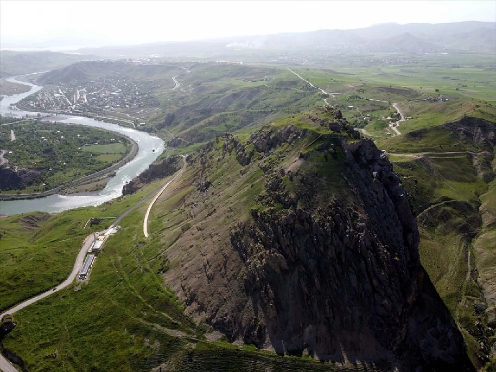 Elazığ'da tarihi Palu Kalesi'nde kazı çalışması başlatıldı
