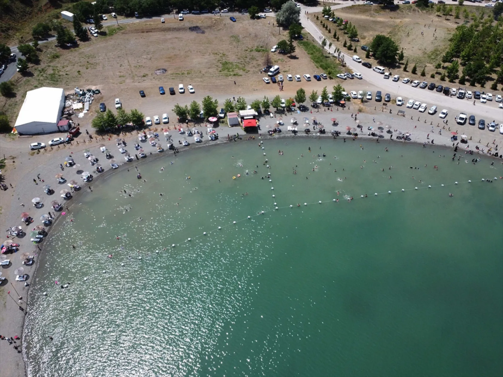 Elazığ'da tatilcilerin gözdesi: Hazar Gölü