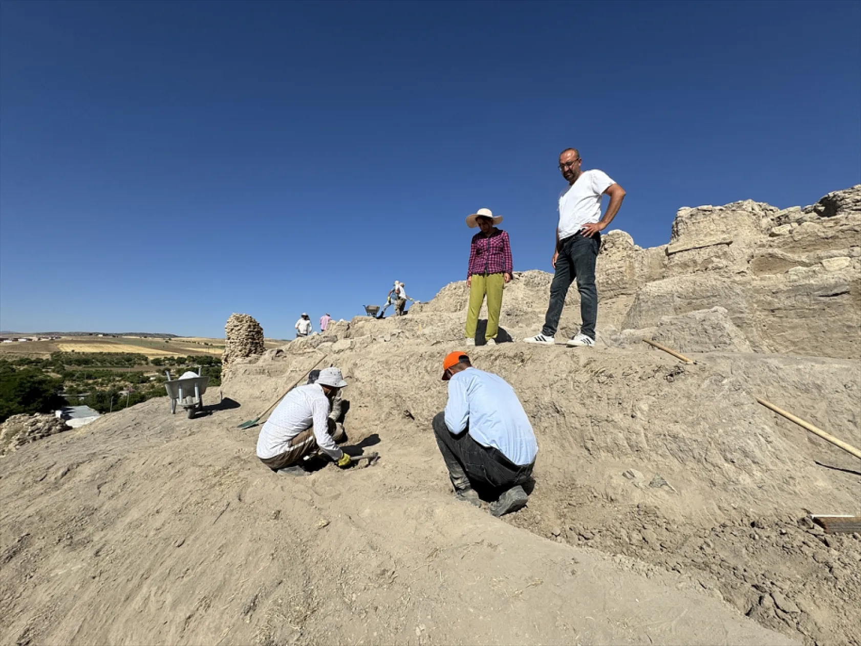 Elazığ'da 6 bin yıllık tapınak alanı bulundu