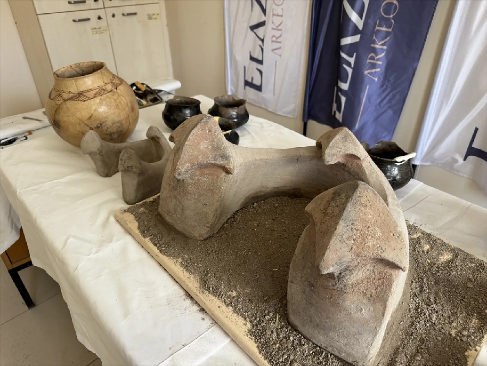 Elazığ'da 6 bin yıllık tapınak alanı bulundu