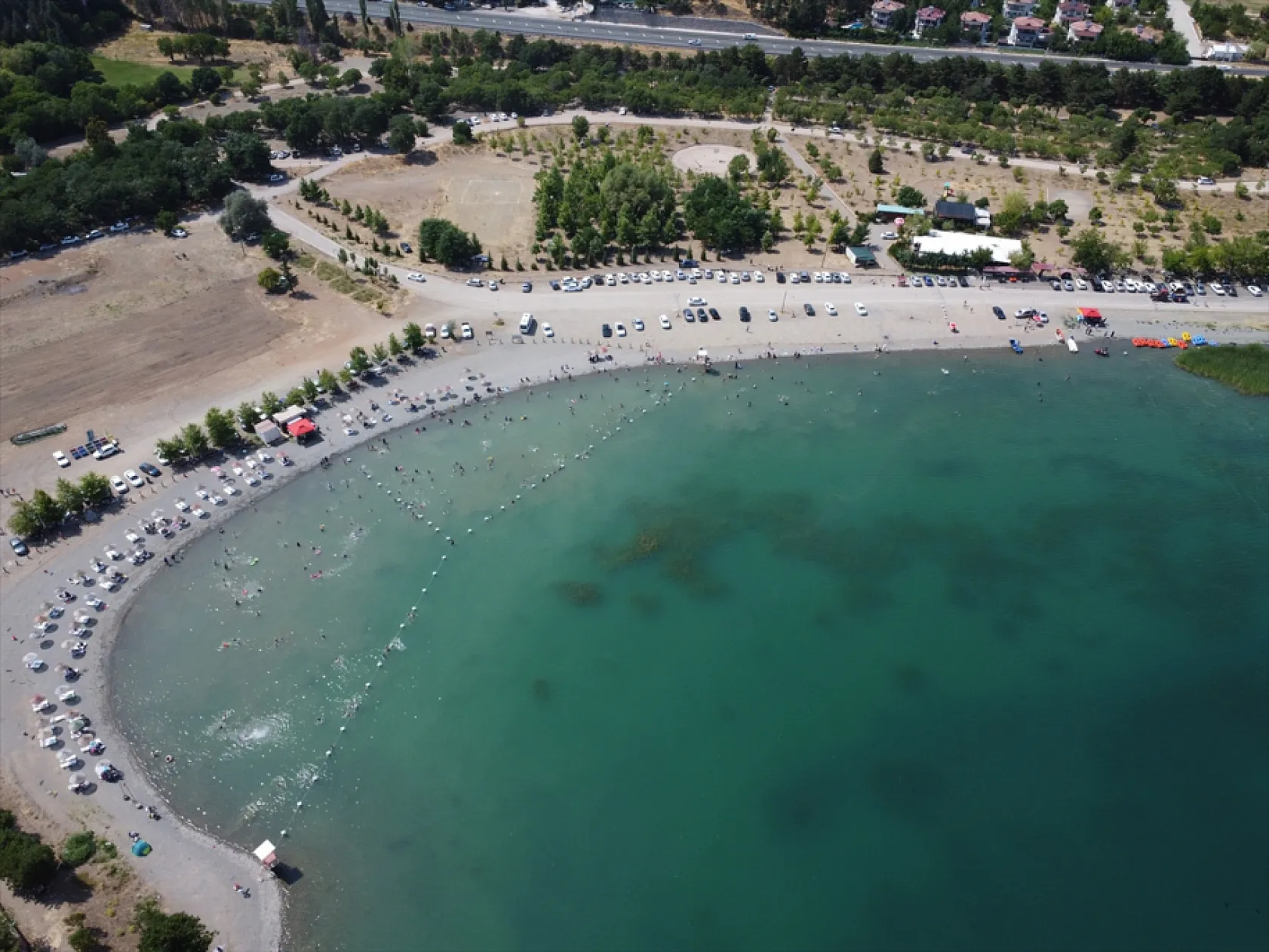 Elazığ'ın gizli cenneti Hazar Gölü tatilcileri büyülüyor