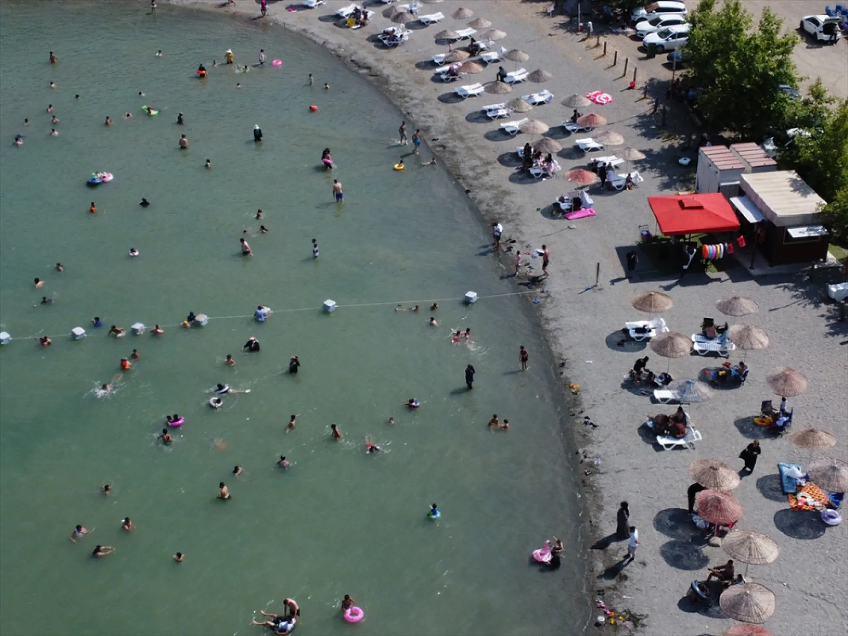 Elazığ'ın gizli cenneti Hazar Gölü tatilcileri büyülüyor