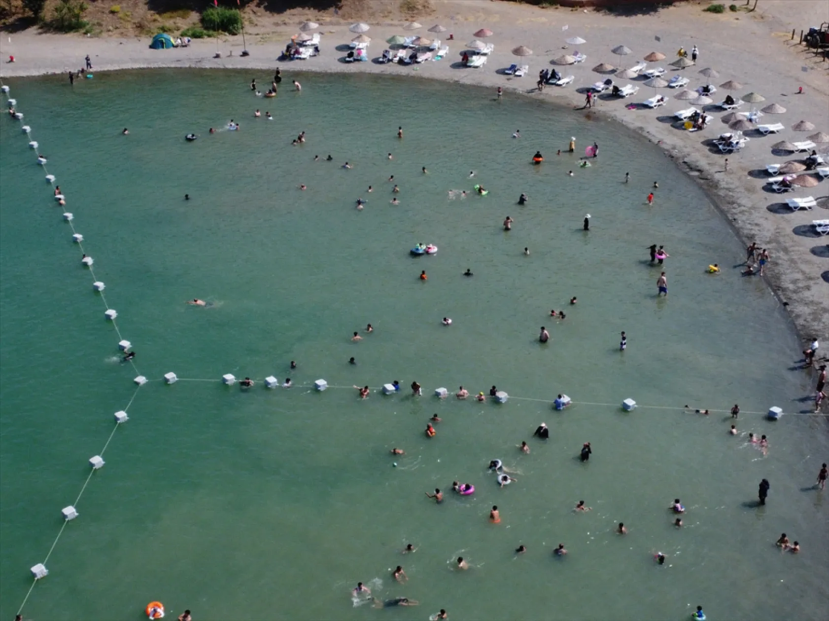 Elazığ'ın gizli cenneti Hazar Gölü tatilcileri büyülüyor