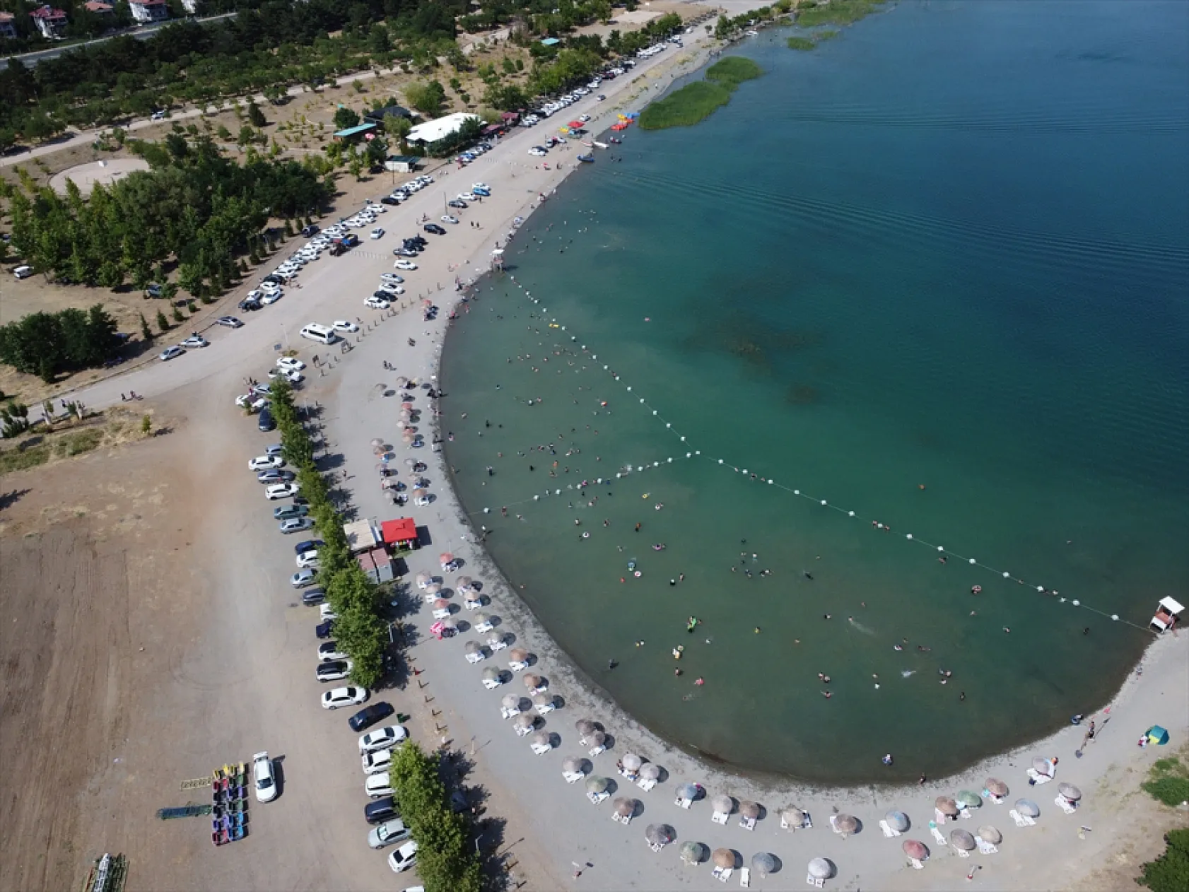 Elazığ'ın gizli cenneti Hazar Gölü tatilcileri büyülüyor