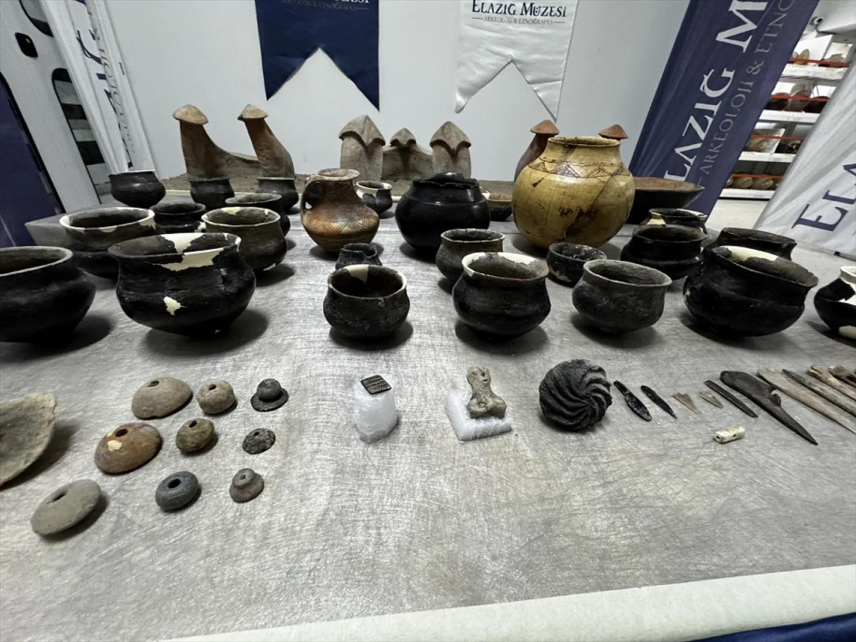 Elazığ'da 7 bin 500 yıllık eser gün yüzüne çıkarıldı