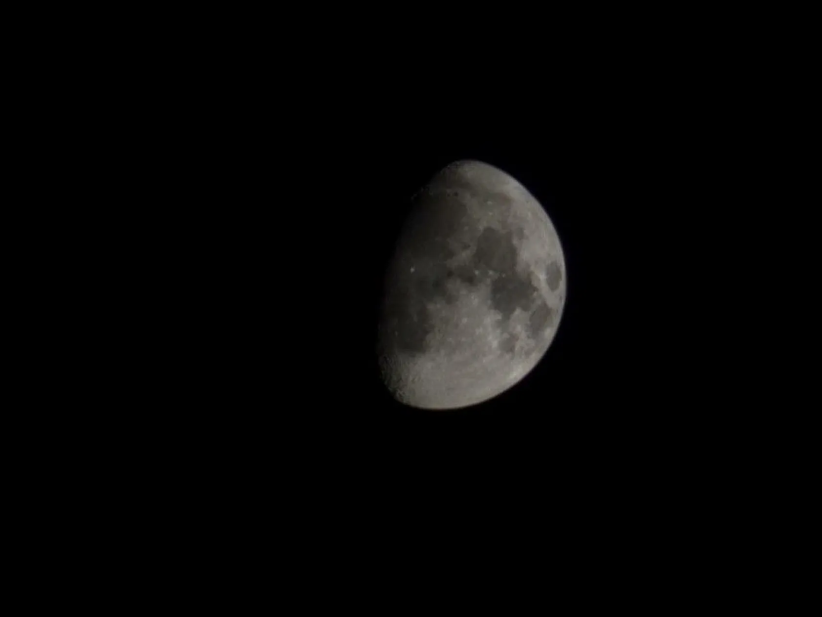 Elazığ'da yarım ay manzarası