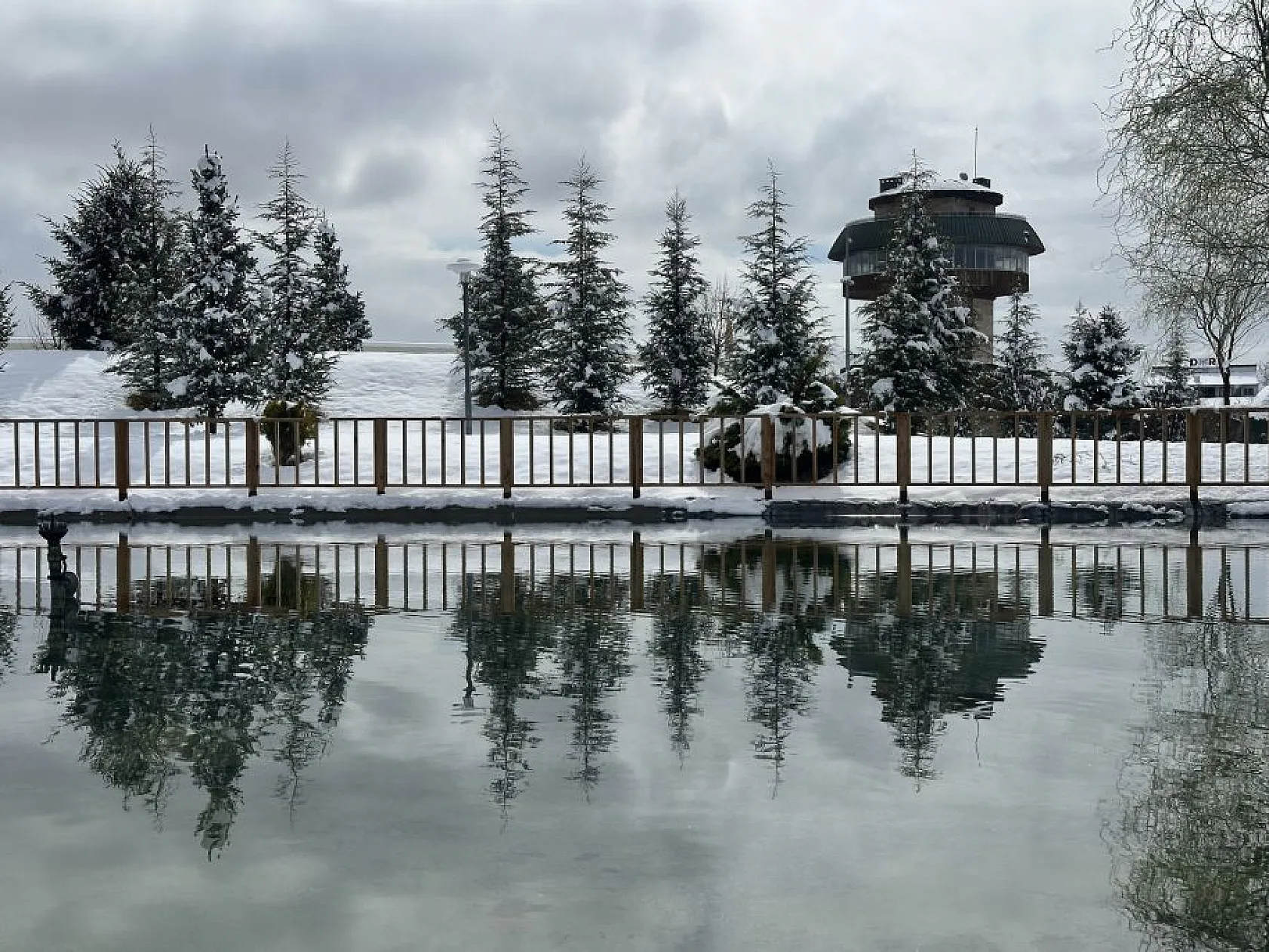 Elazığ'da gece boyunca kar yağdı