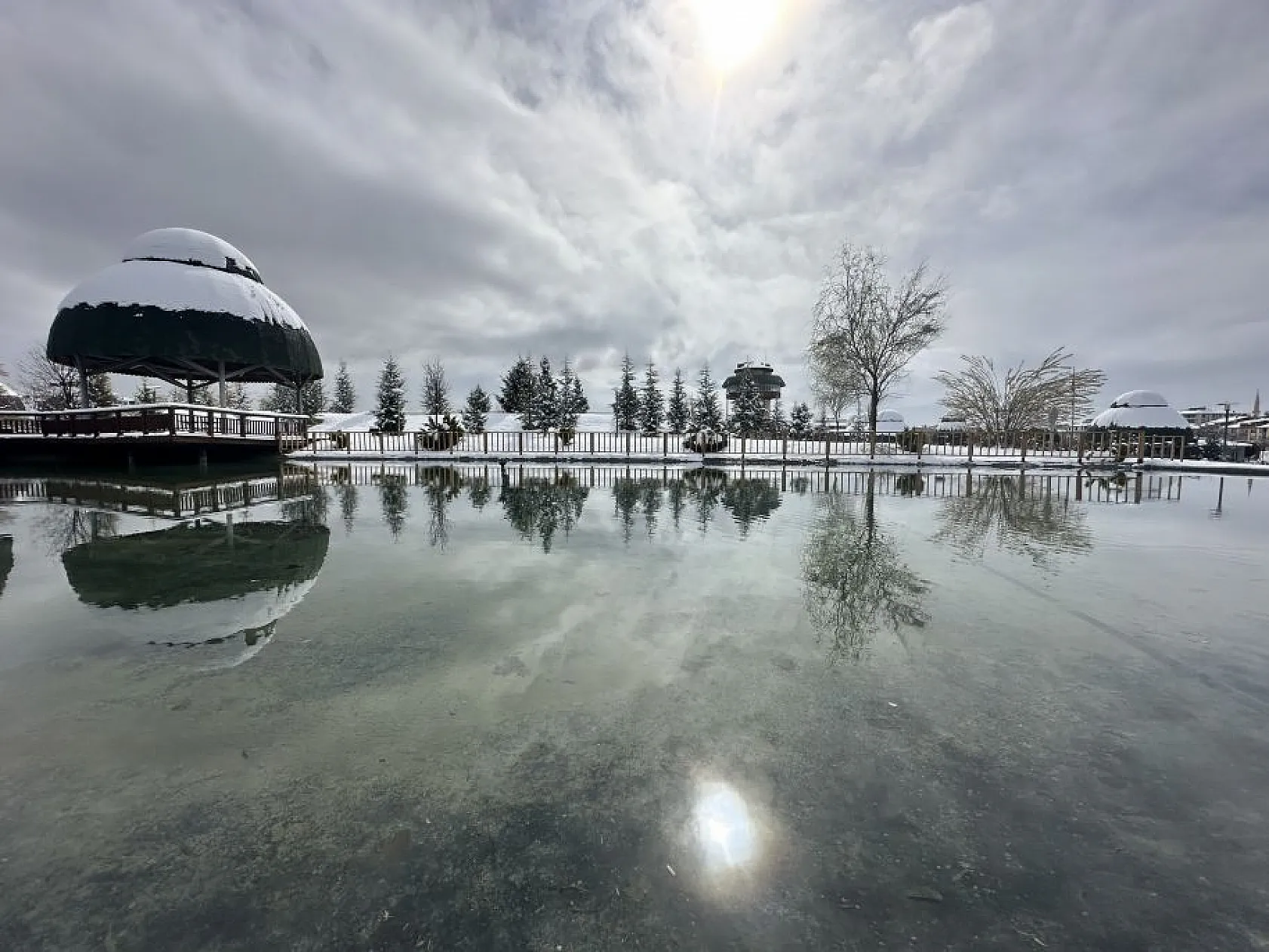 Elazığ'da gece boyunca kar yağdı