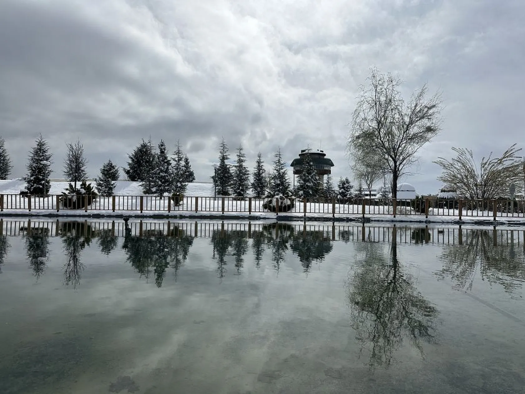 Elazığ'da gece boyunca kar yağdı