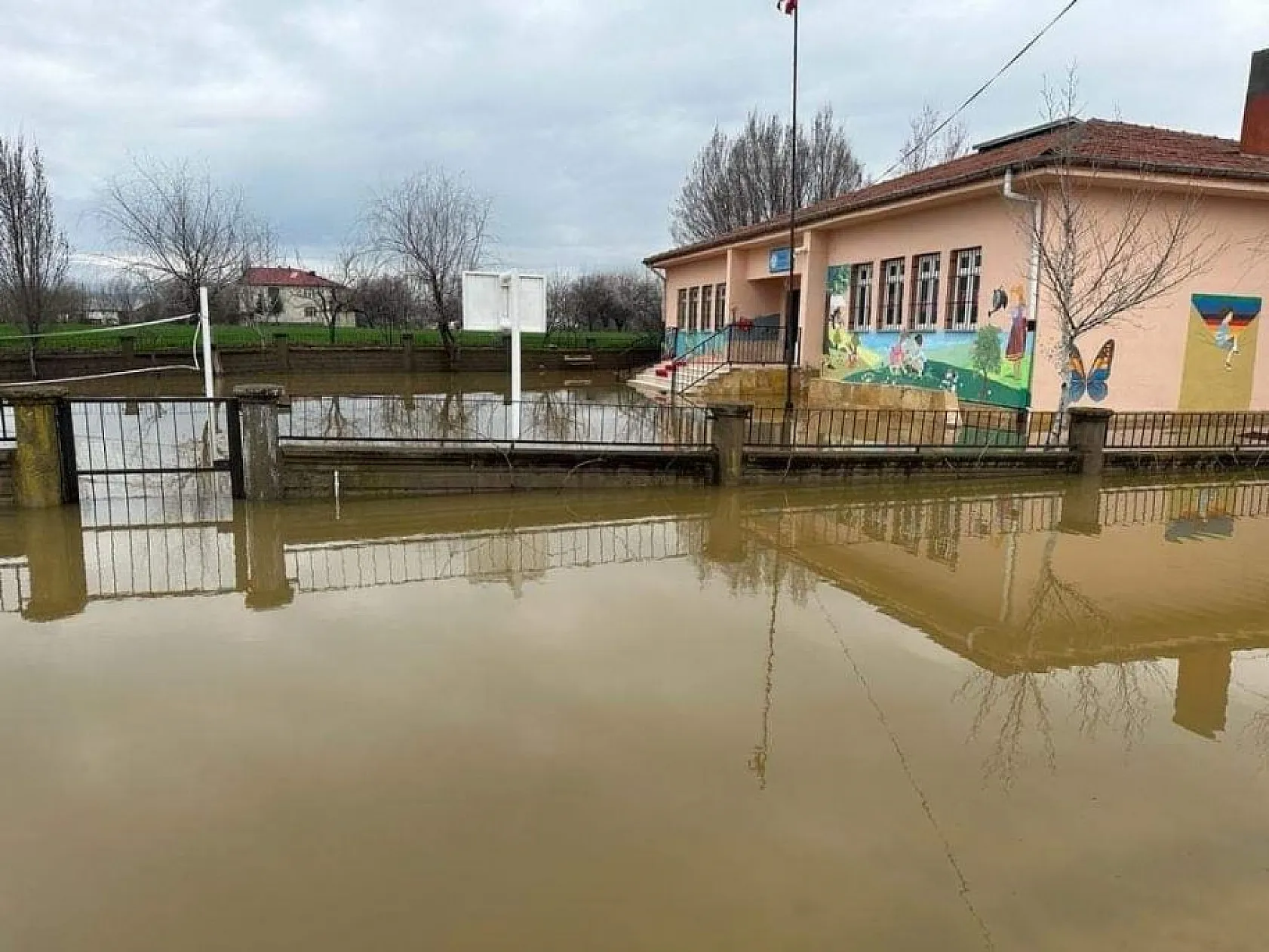 Elazığ'da tarım arazileri sular altında kaldı!