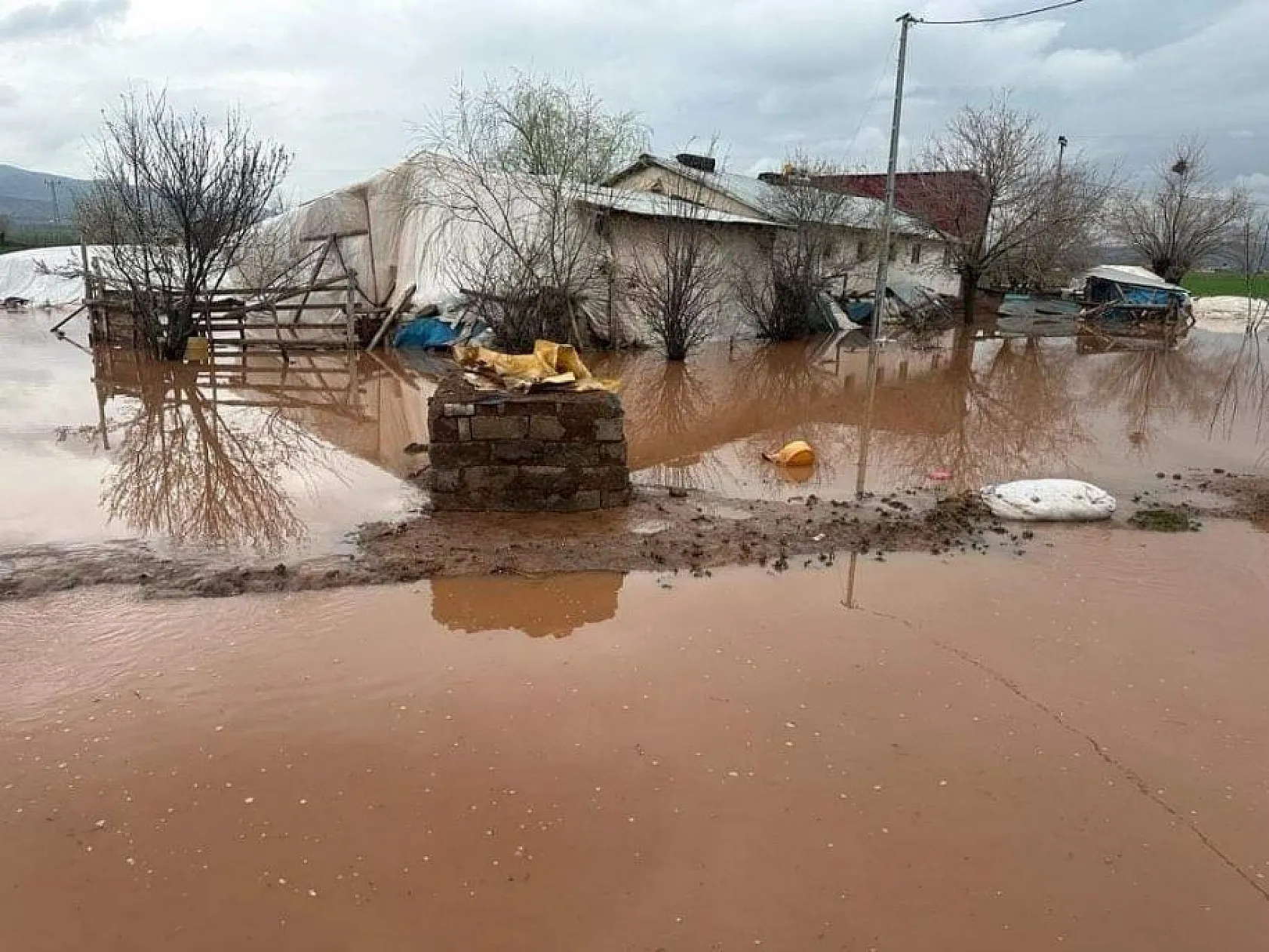 Elazığ'da tarım arazileri sular altında kaldı!