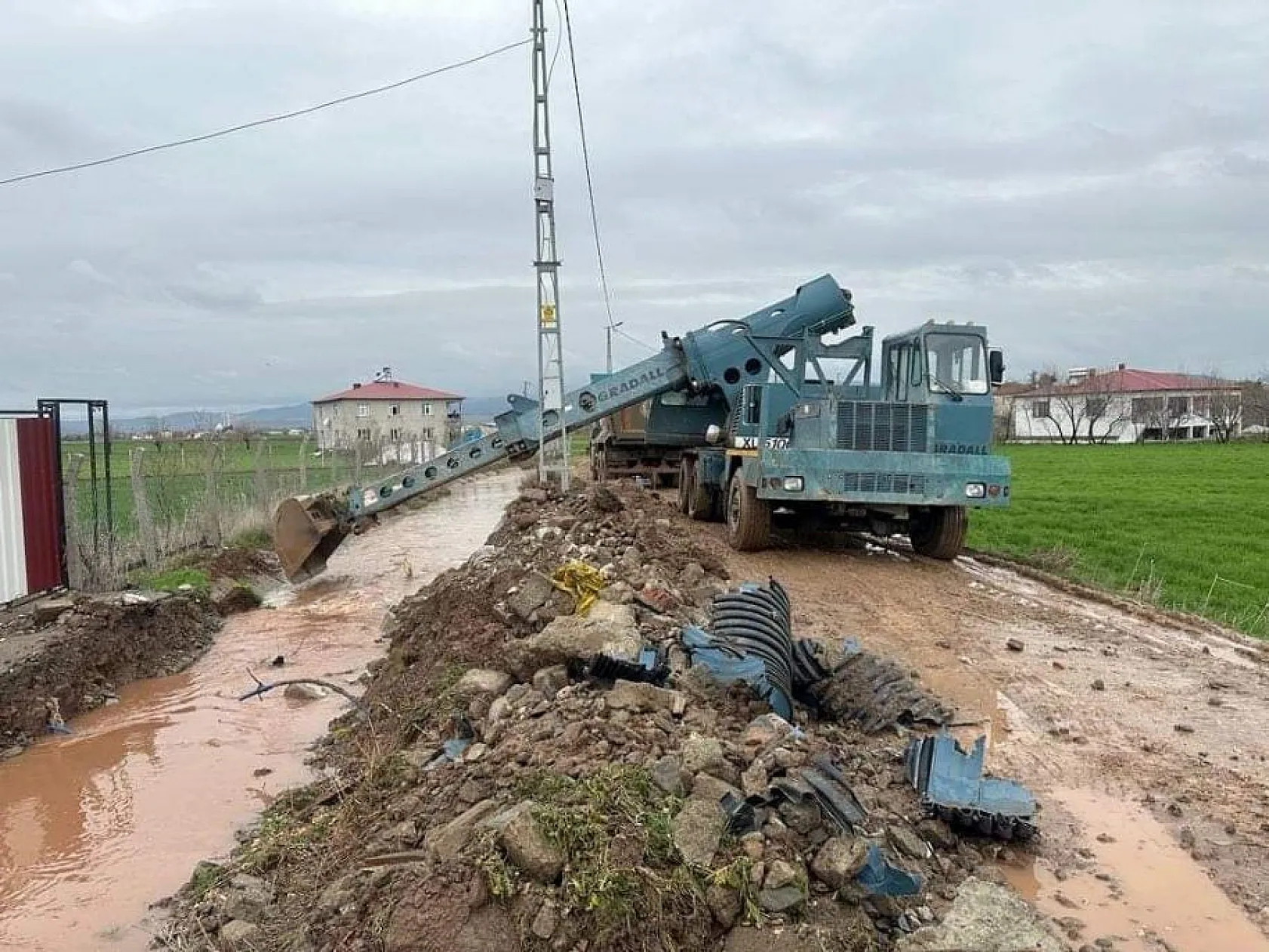 Elazığ'da tarım arazileri sular altında kaldı!