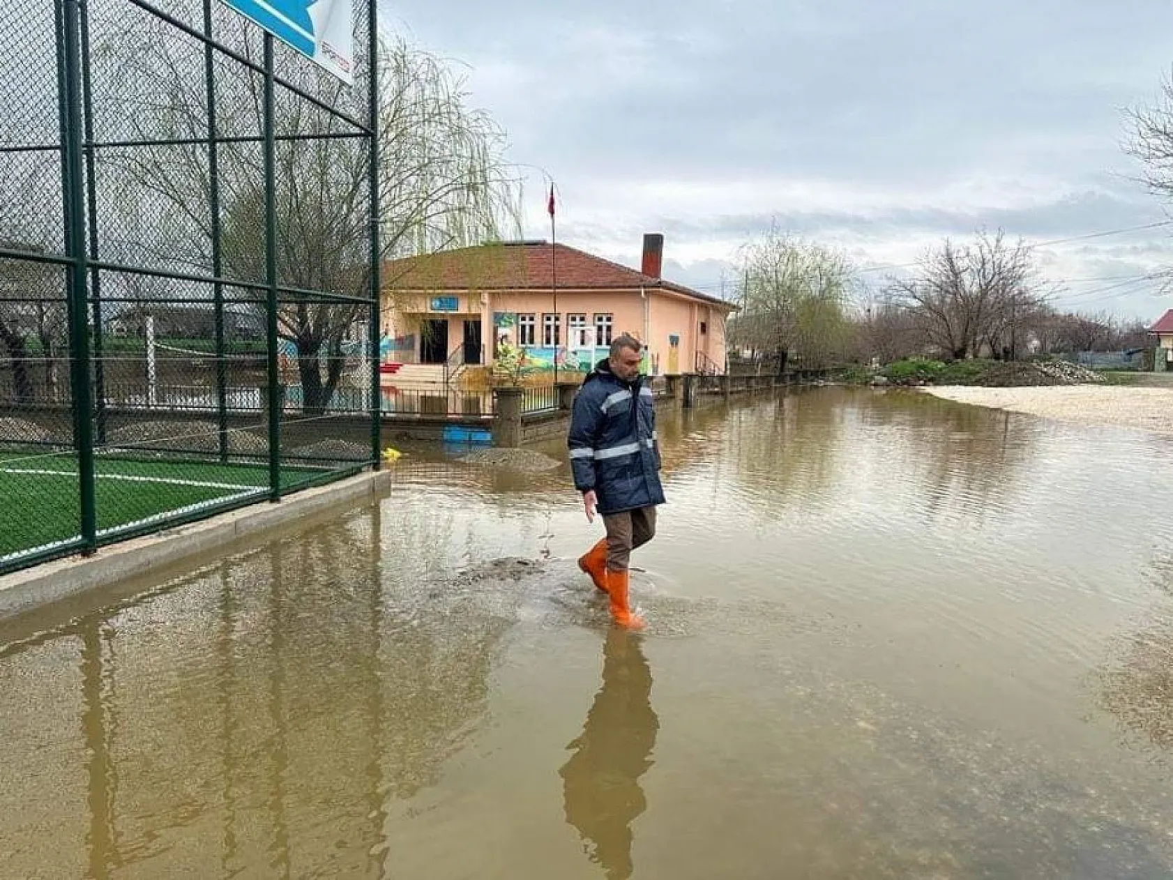 Elazığ'da tarım arazileri sular altında kaldı!