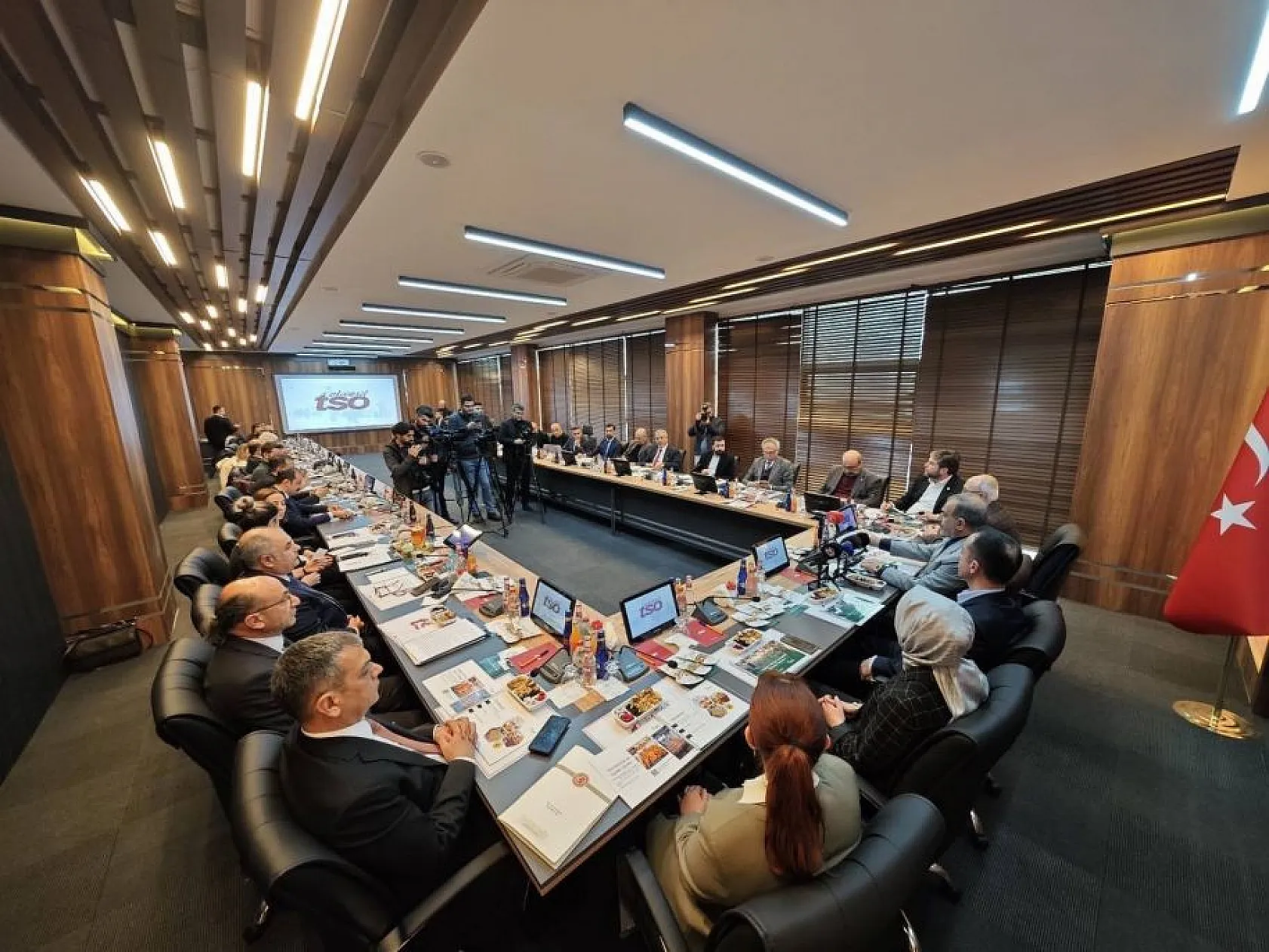 Milletvekili Nazırlı'dan yöresel tanıtım atağı