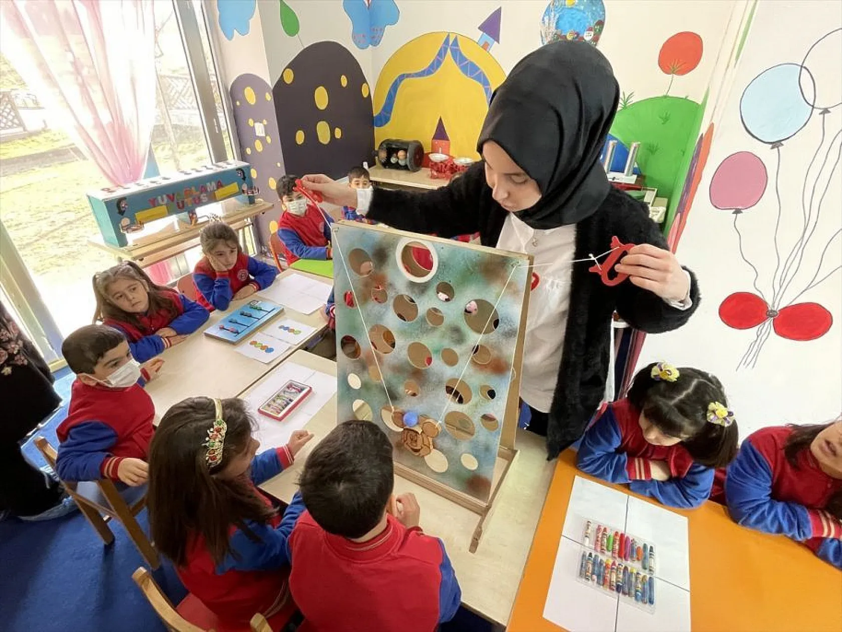 Çocuklar 'Masalmatikevi'nde masal ve oyunla matematik öğreniyor