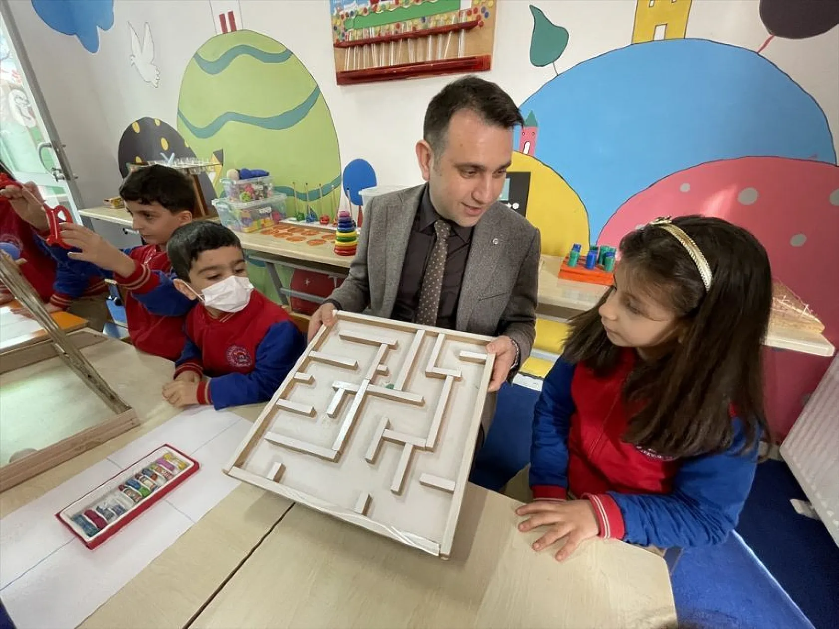 Çocuklar 'Masalmatikevi'nde masal ve oyunla matematik öğreniyor