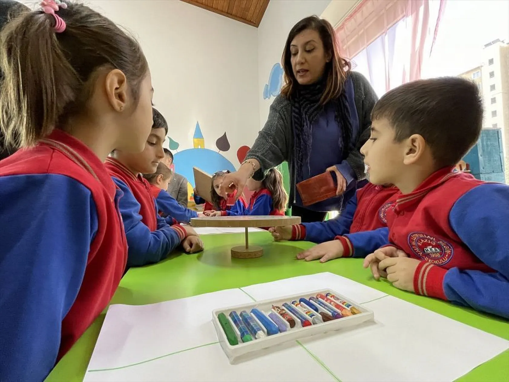 Çocuklar 'Masalmatikevi'nde masal ve oyunla matematik öğreniyor