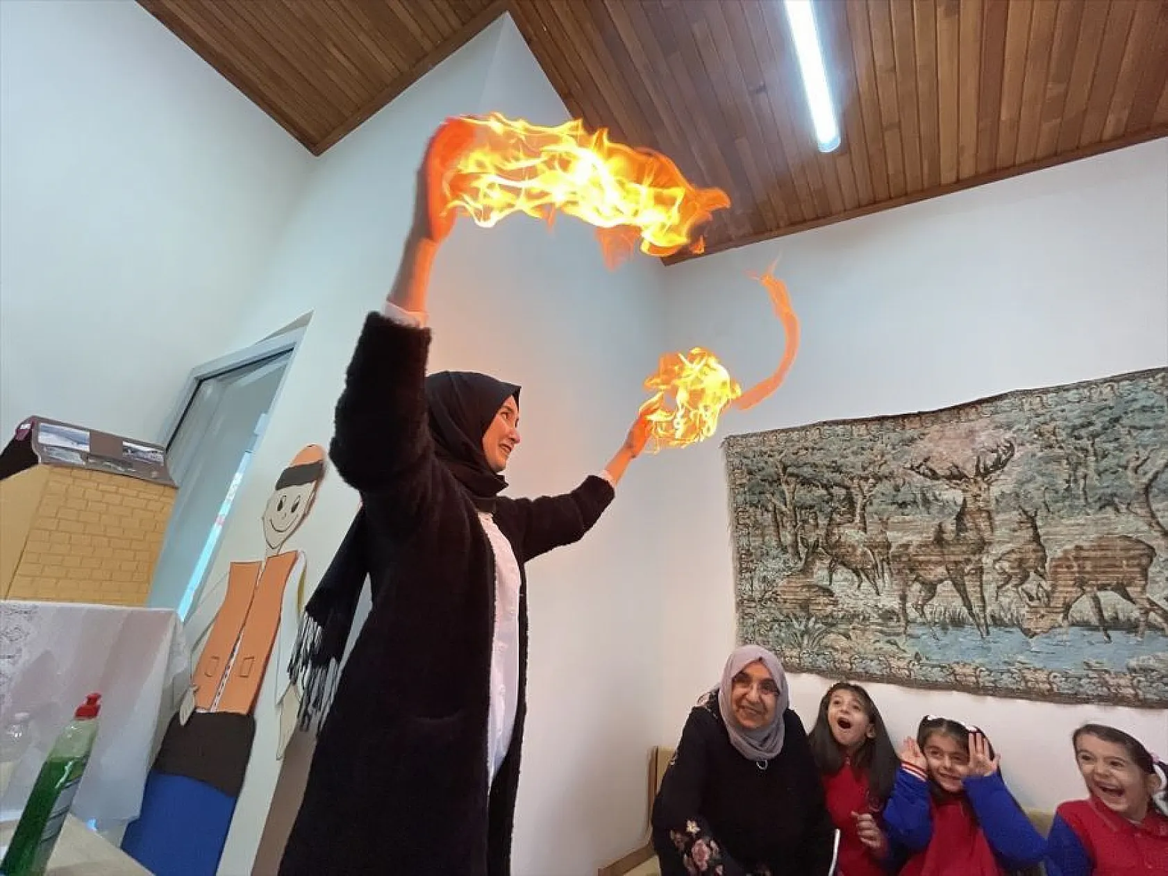 Çocuklar 'Masalmatikevi'nde masal ve oyunla matematik öğreniyor