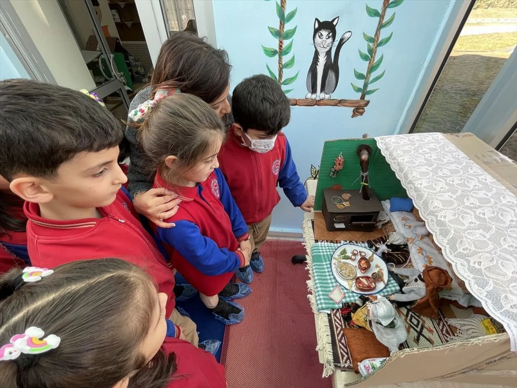 Çocuklar 'Masalmatikevi'nde masal ve oyunla matematik öğreniyor