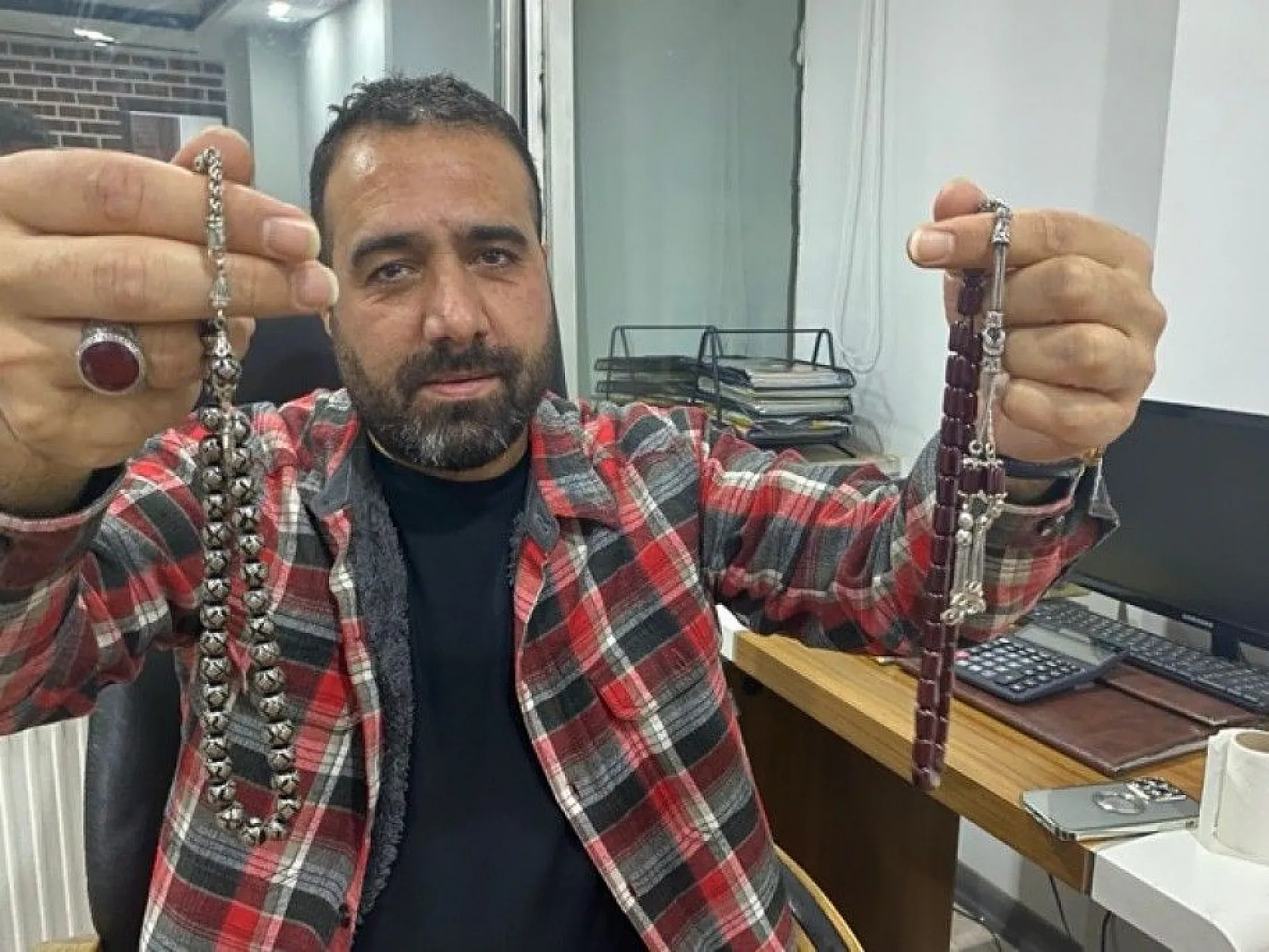 Daire fiyatına tespih koleksiyonu