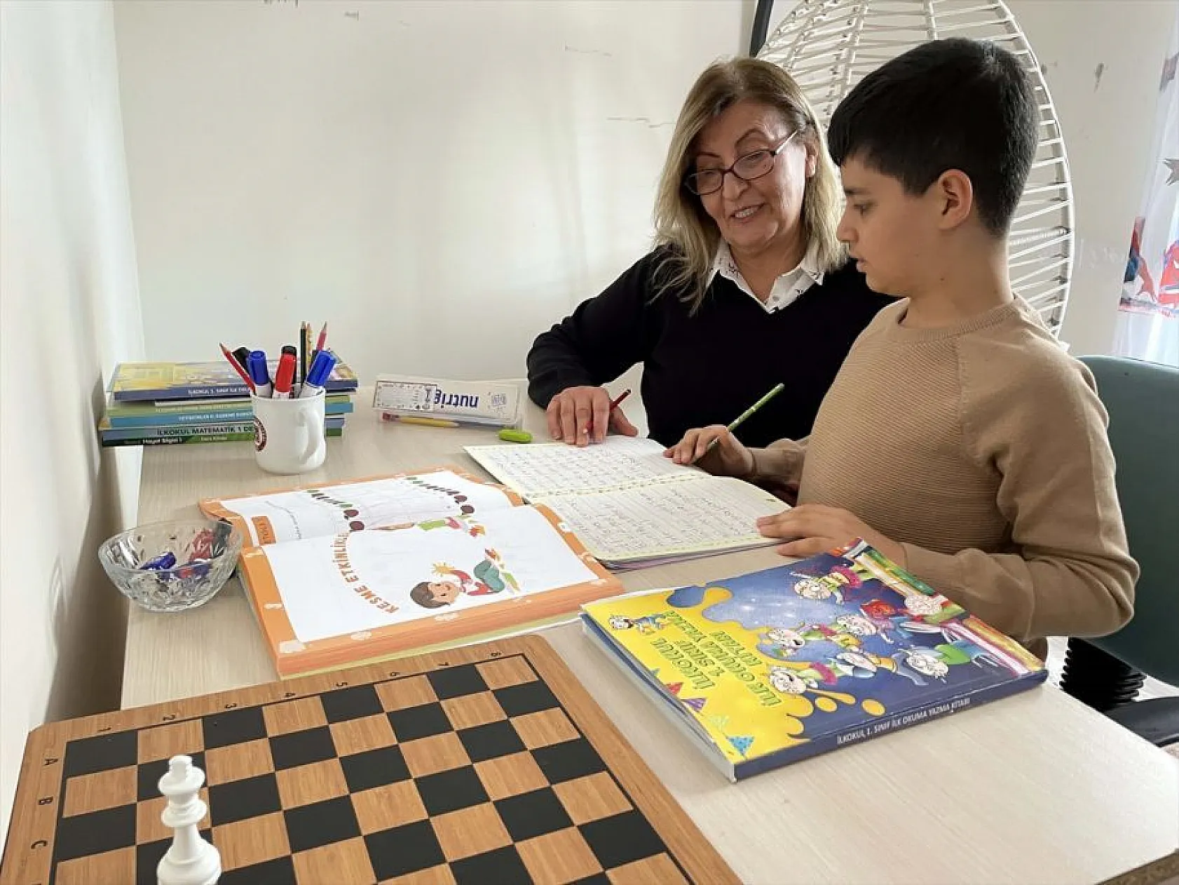 Küçük Taha, okul hasretini evinde gideriyor