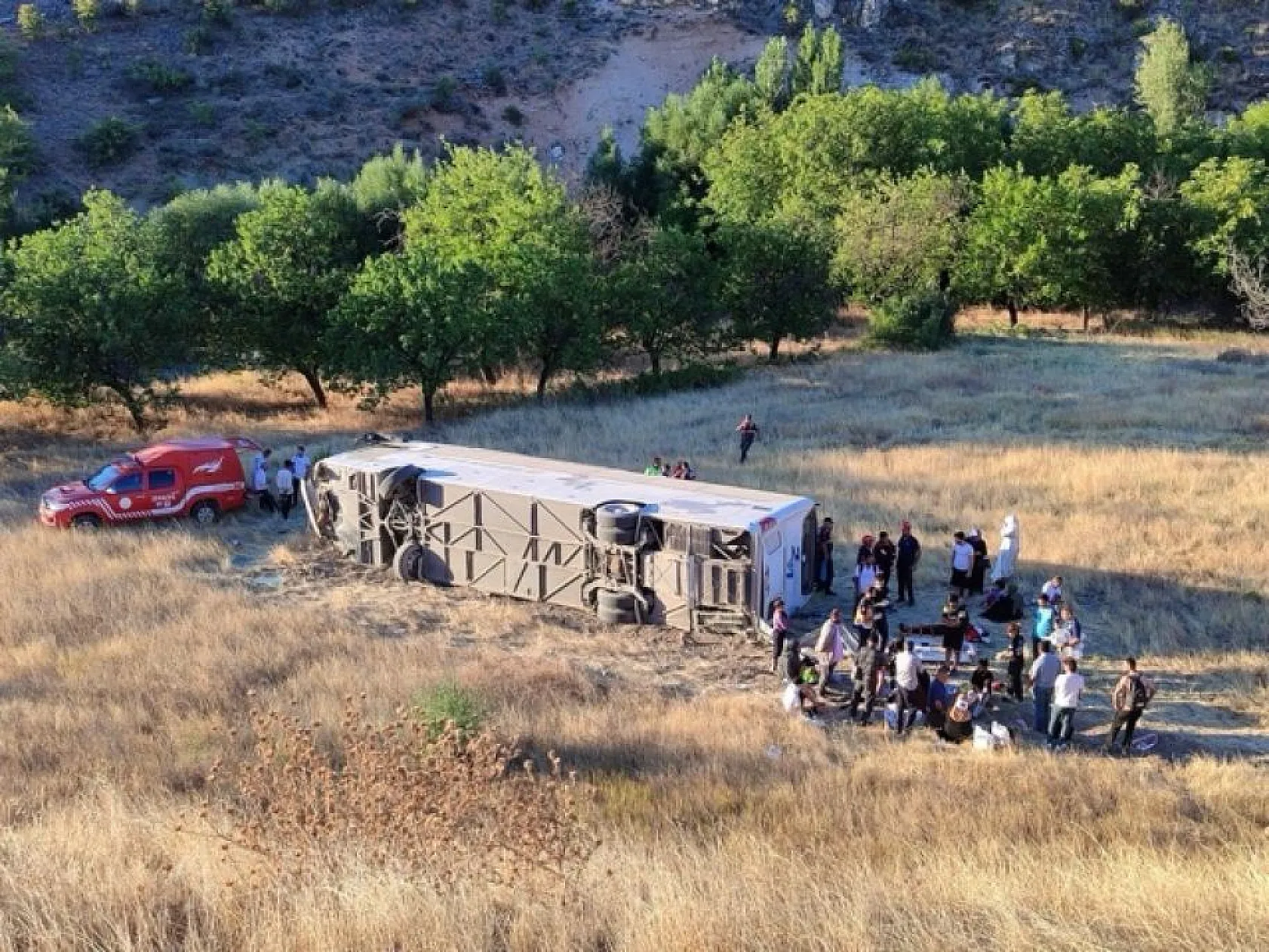 Malatya'da yolcu otobüsü devrildi