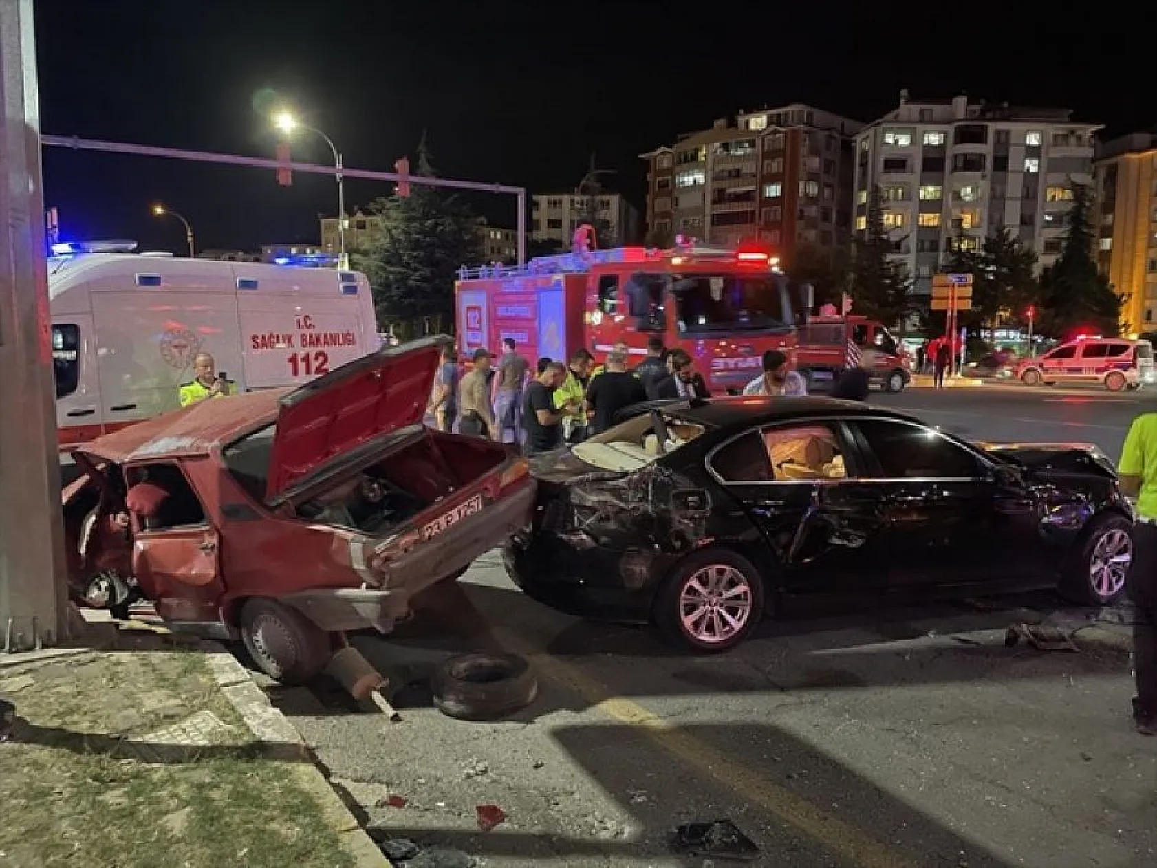 Elazığ'da feci kaza! Yaralılar var