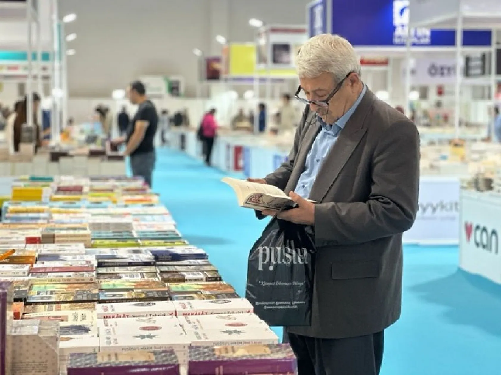 4. Kitap Fuarı kapılarını açtı