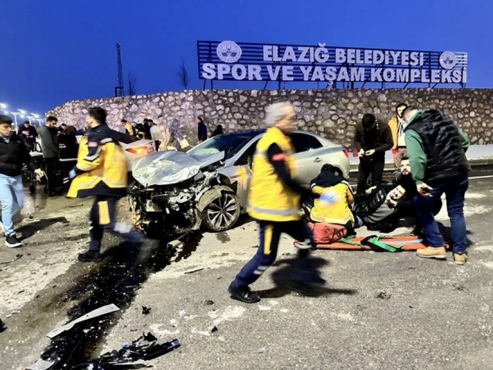 Protokol yolunda feci çarpışma! Yaralılar var...