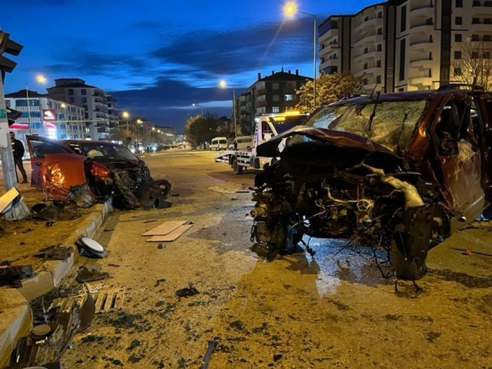 Elazığ'da feci kaza! Yaralılar var...