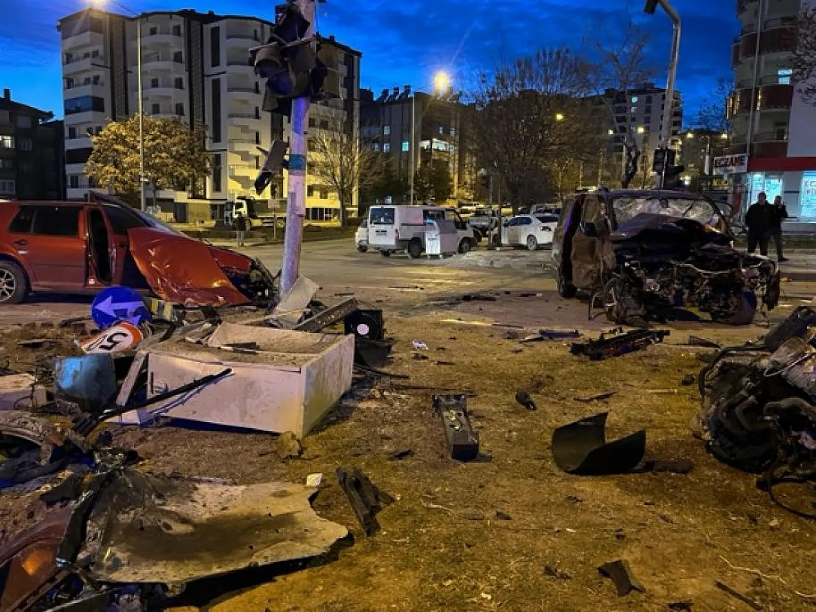 Elazığ'da feci kaza! Yaralılar var...