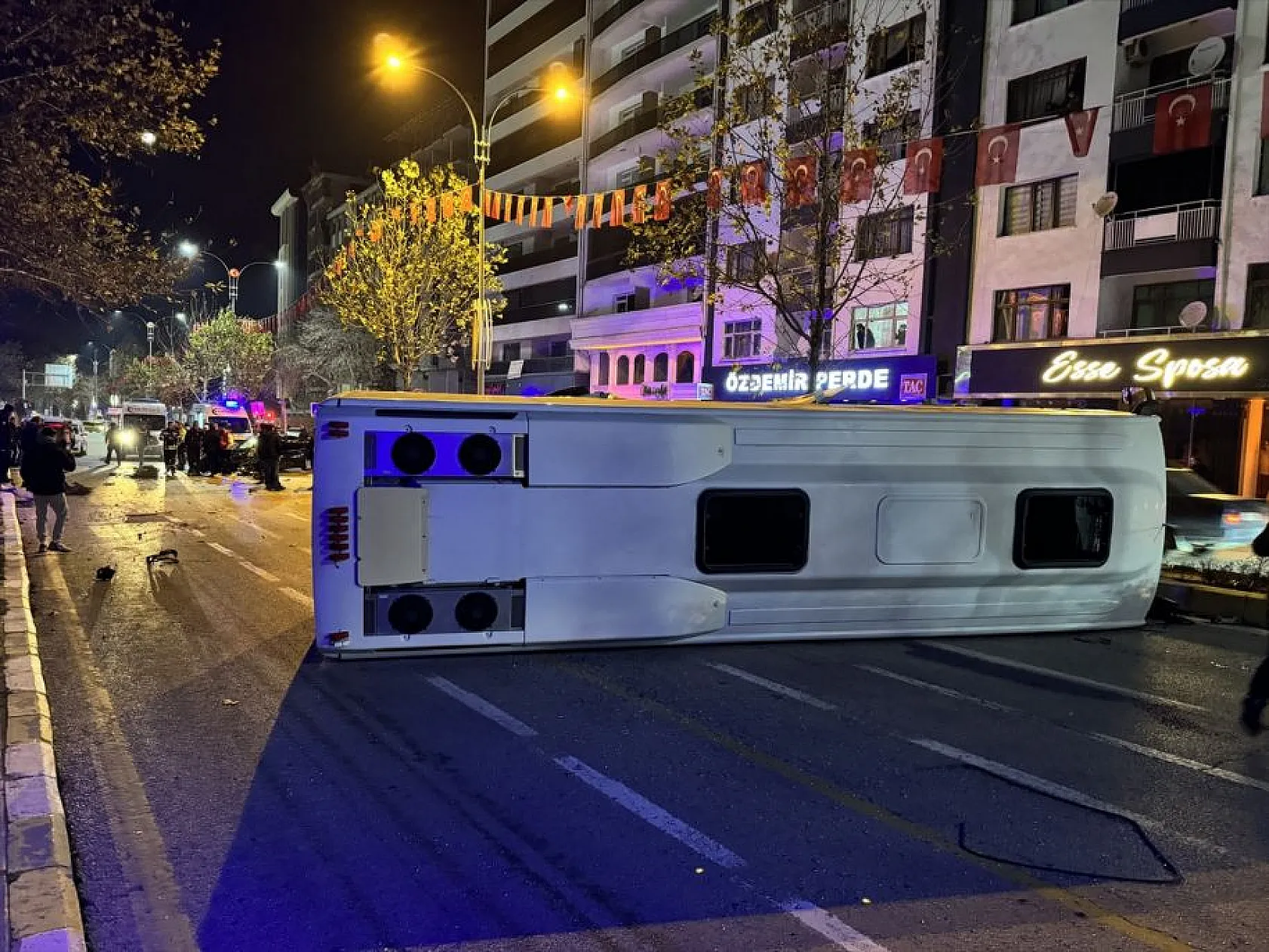 Ortalığı savaş alanına çeviren kaza