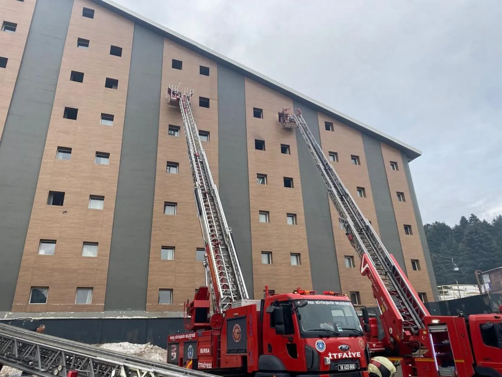 Uludağ'da otel yangını! Can kaybı var...