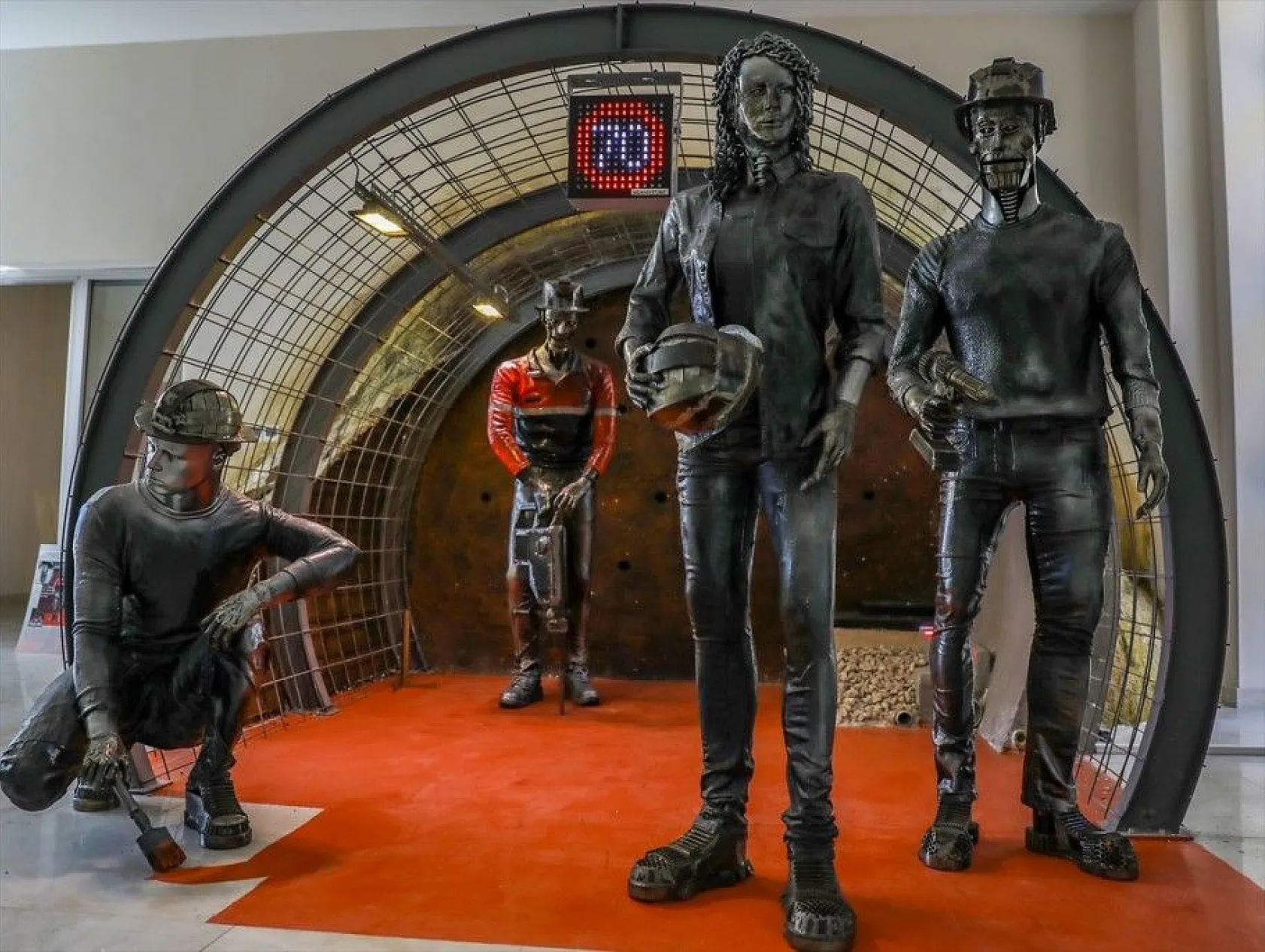 Kömürhan Köprüsü'nün inşaat atıkları sanat eserine dönüştürüldü