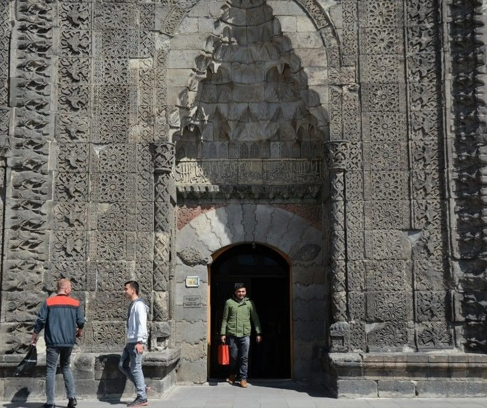 Selçuklu'nun eşsiz eserlerine ziyaretçi akını