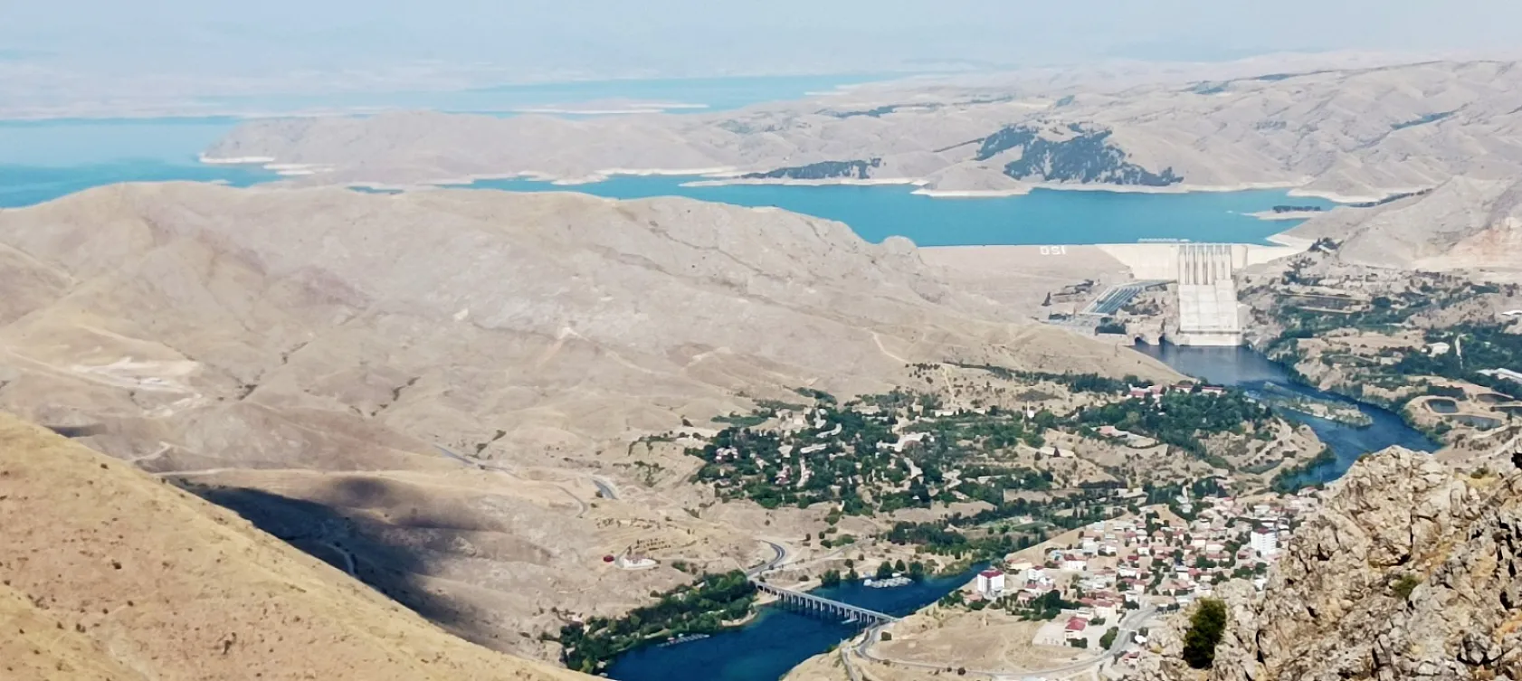 Keban Barajı Gölü'den muhteşem görüntüler