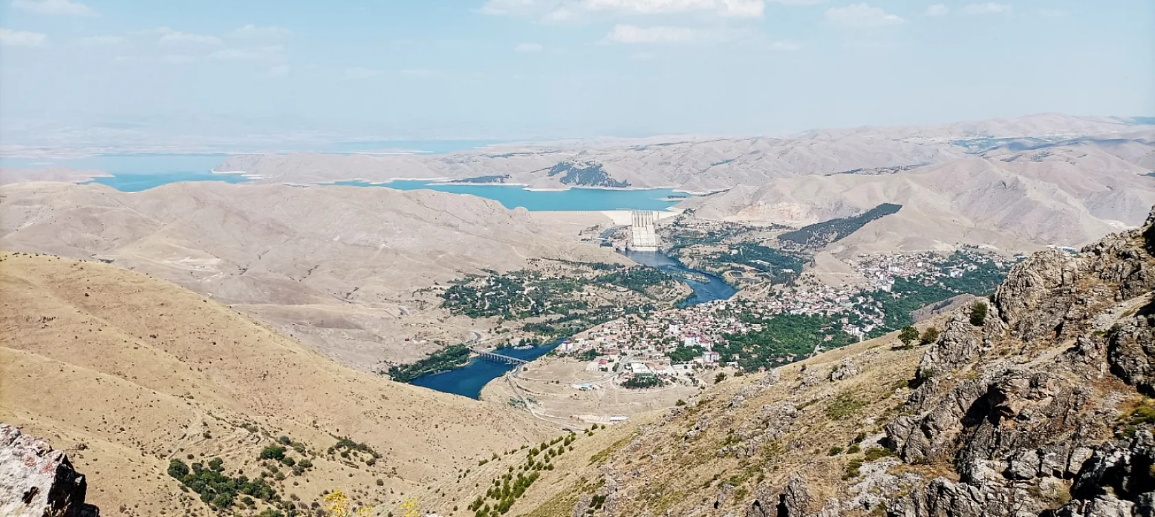 Keban Barajı Gölü'den muhteşem görüntüler