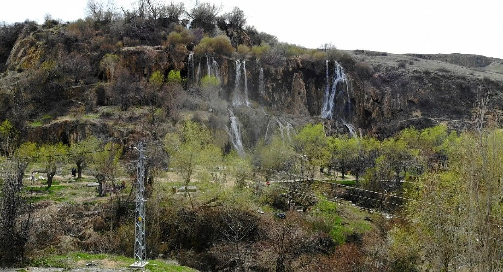Girlevik Şelalesi görenleri hayran bırakıyor