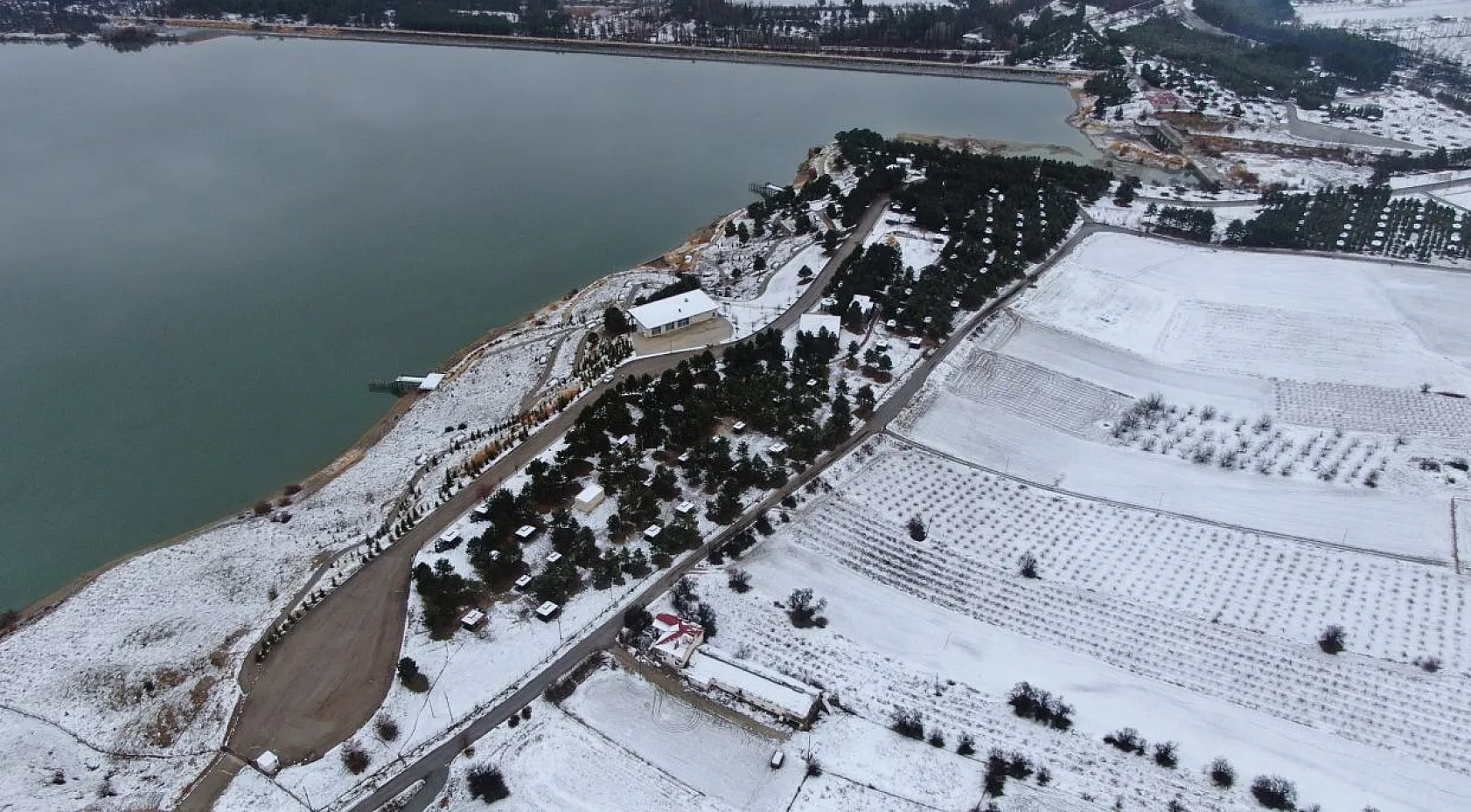 Kar yağdı, Cip Gölü kartpostala döndü