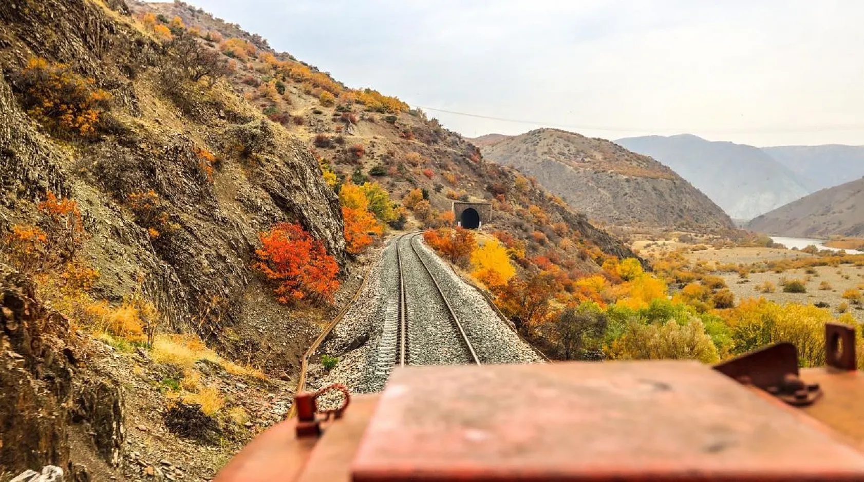 Van Gölü Ekspresi, yolculuğu ile Doğu Ekspresi'ni aratmıyor