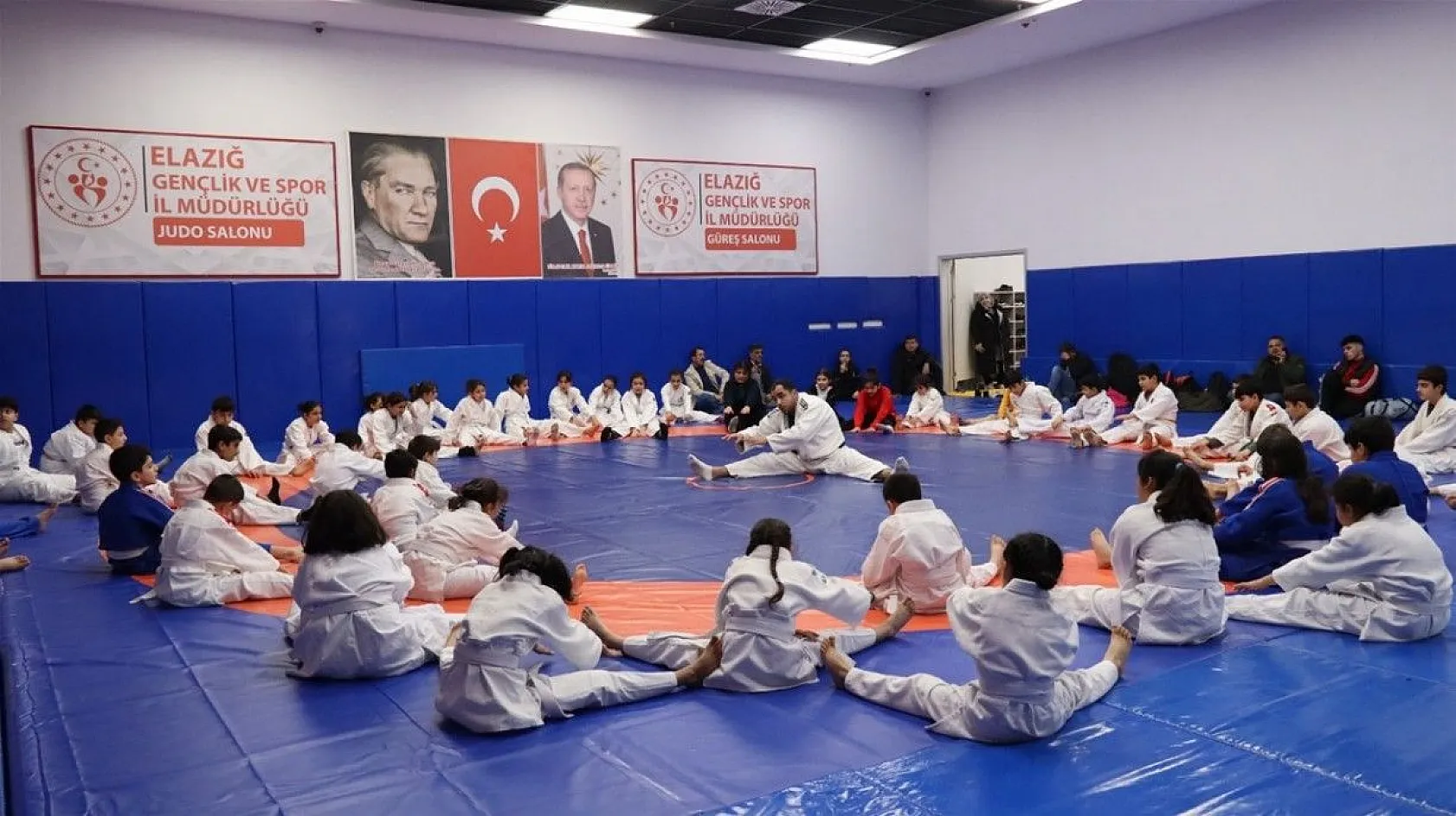 Nereden Nereye... Elazığ'da bir 'Yaşayan Stad'