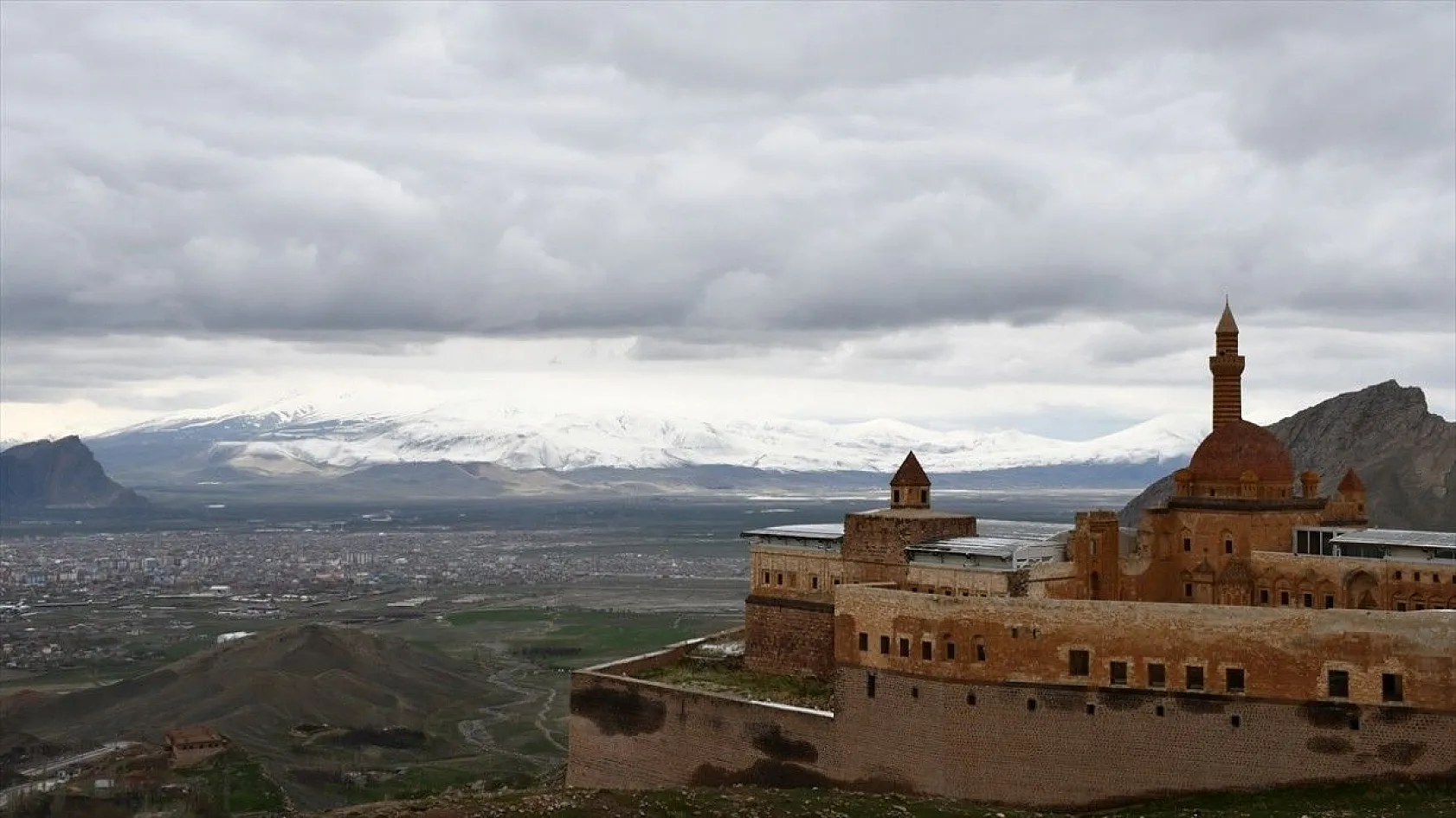 İshak Paşa Sarayı ziyaretçi akınına uğruyor