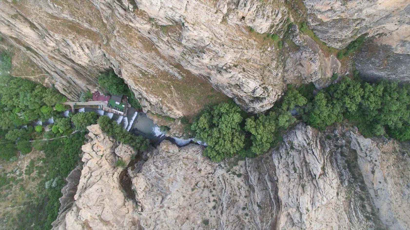 Bozkırın serin adresi: Günpınar Şelalesi