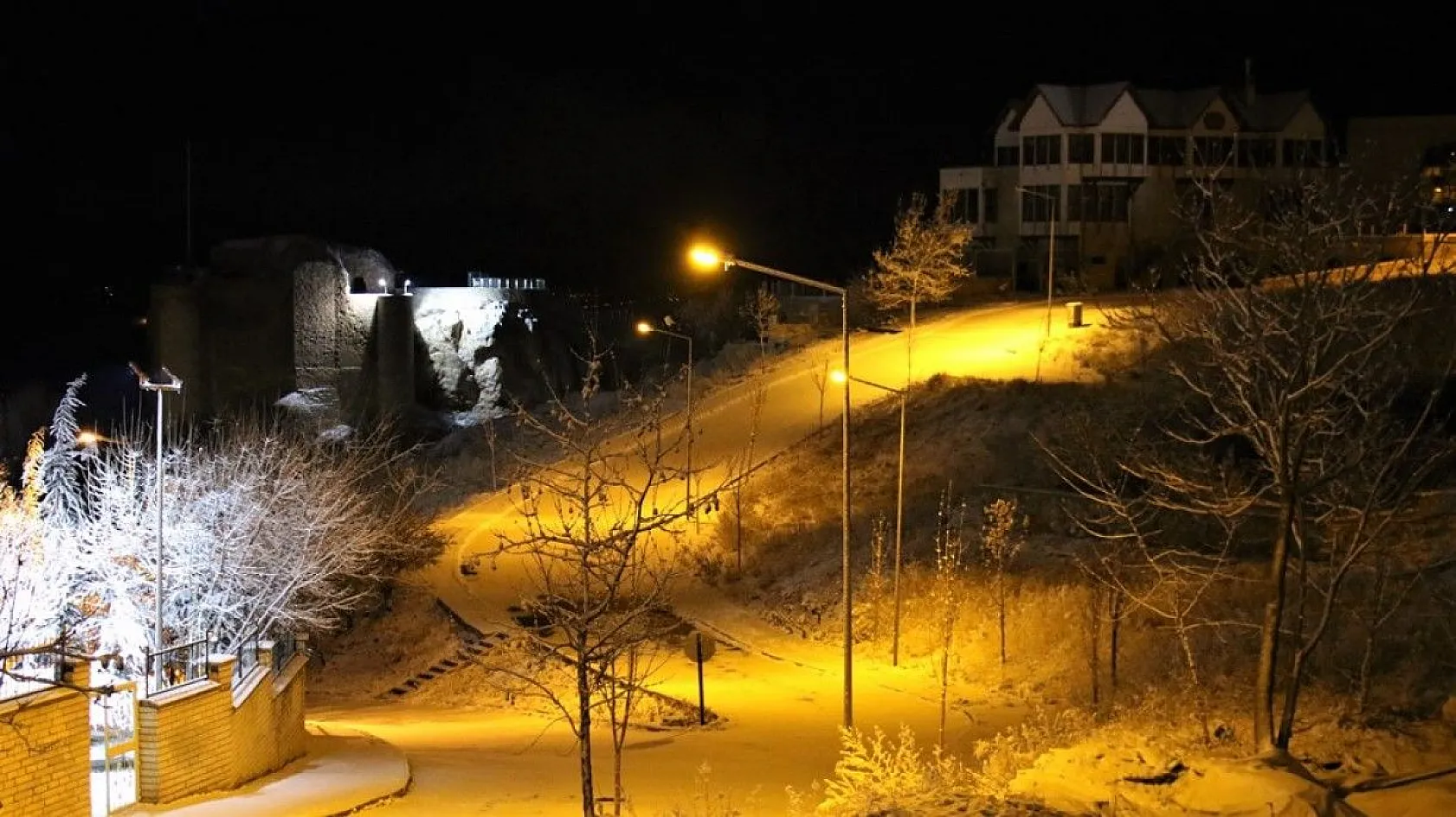 Karla kaplanan Harput'ta görsel şölen