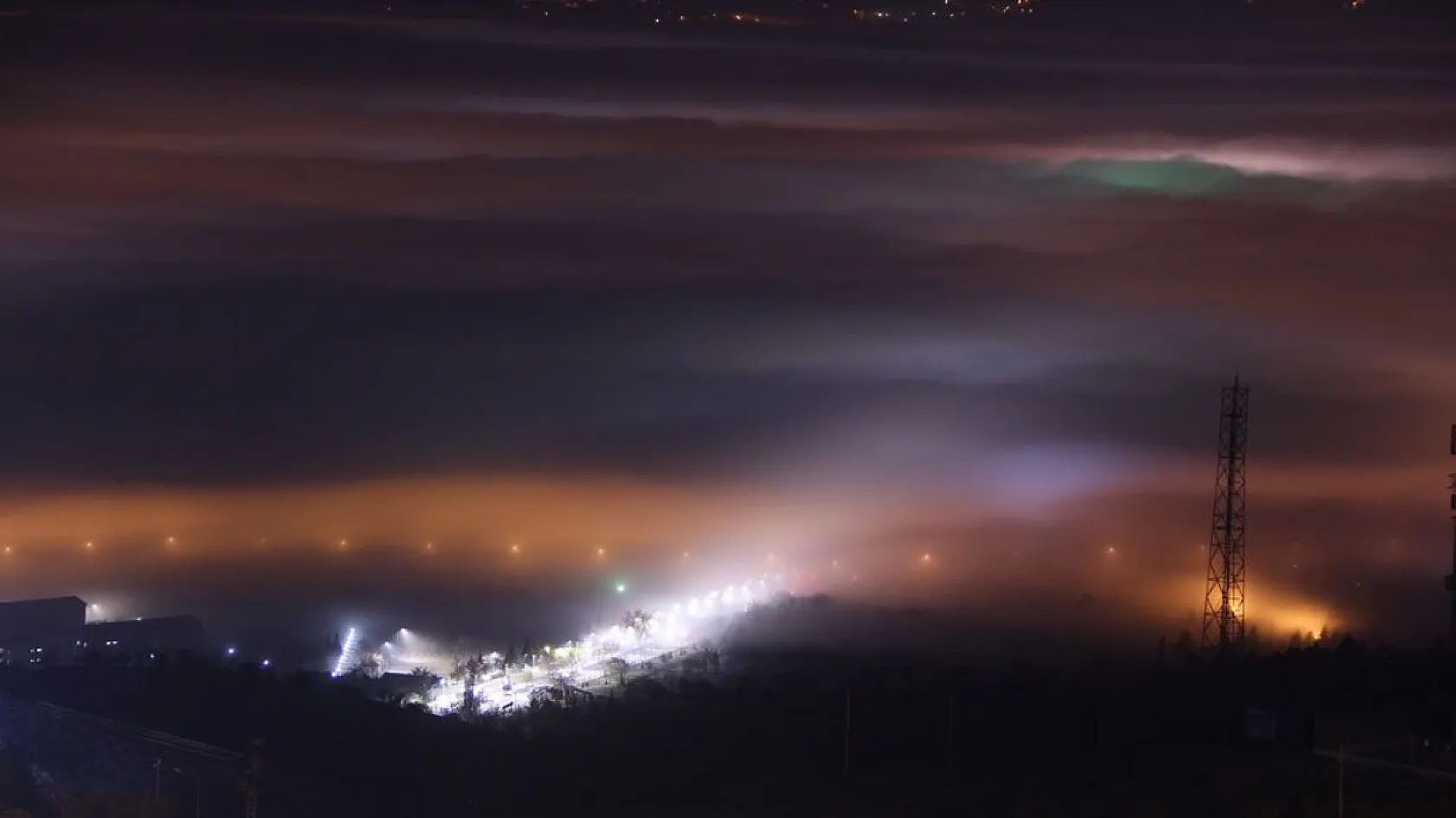 Elazığ sis altında